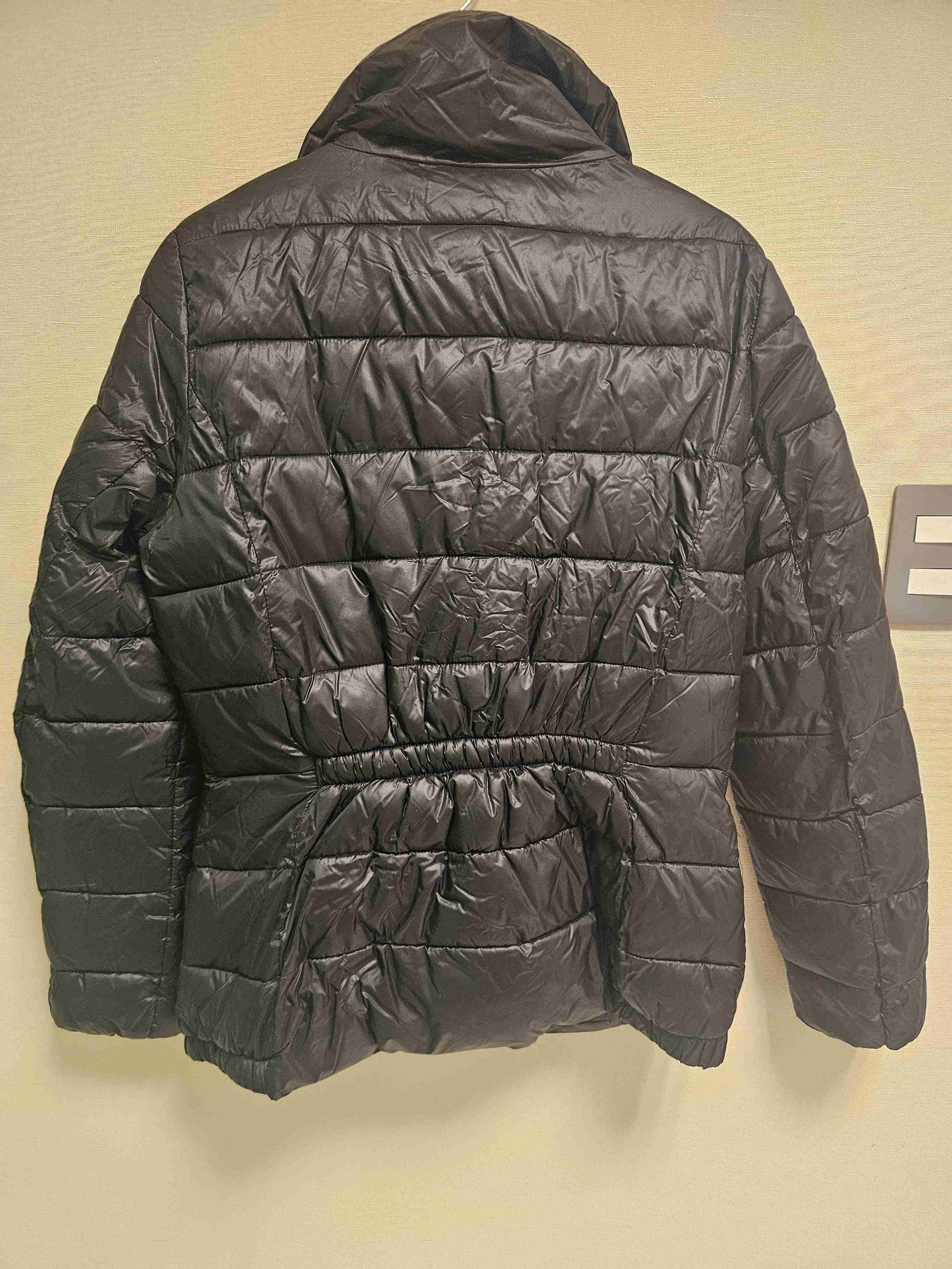 Chaqueta negra acolchada lineatre - miniatura 2