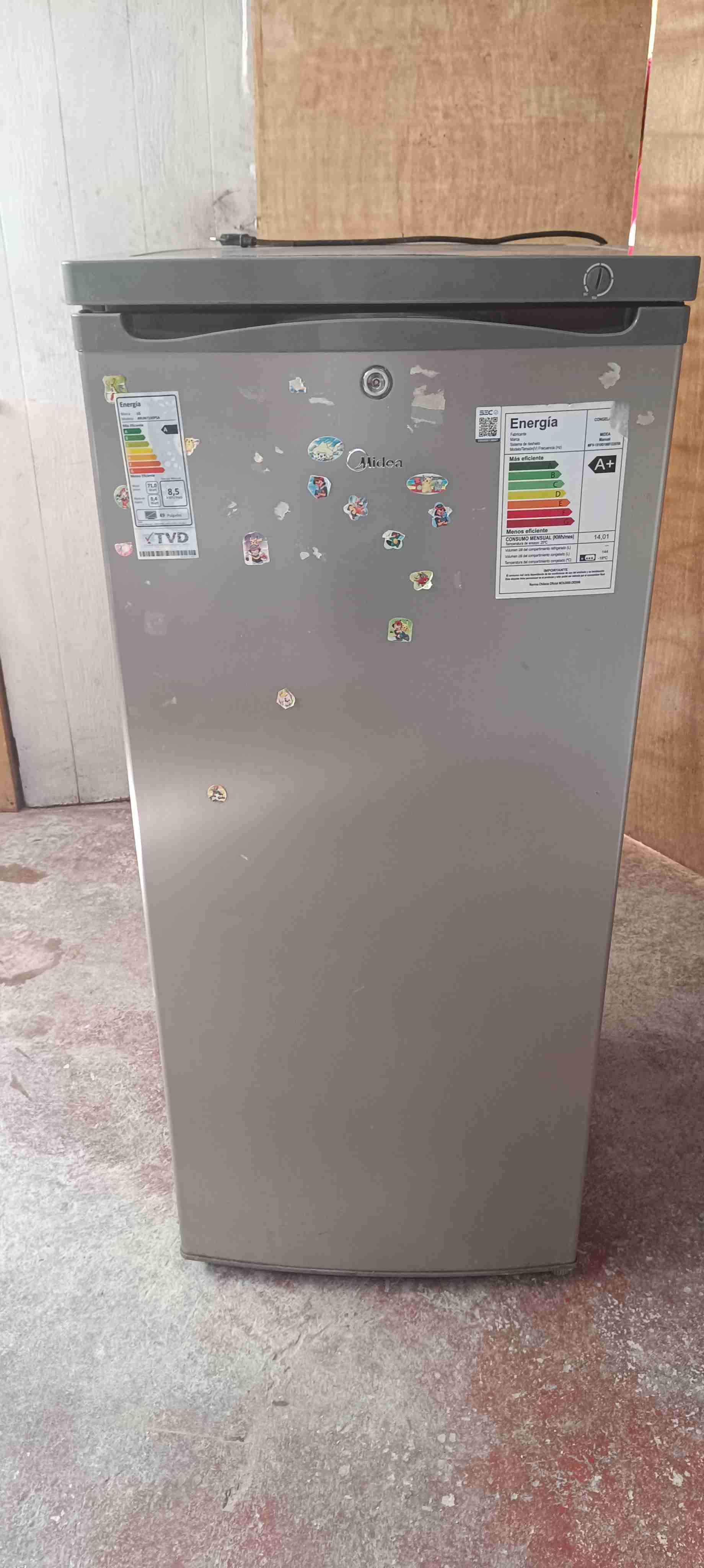 Congelador vertical compacto - miniatura 4