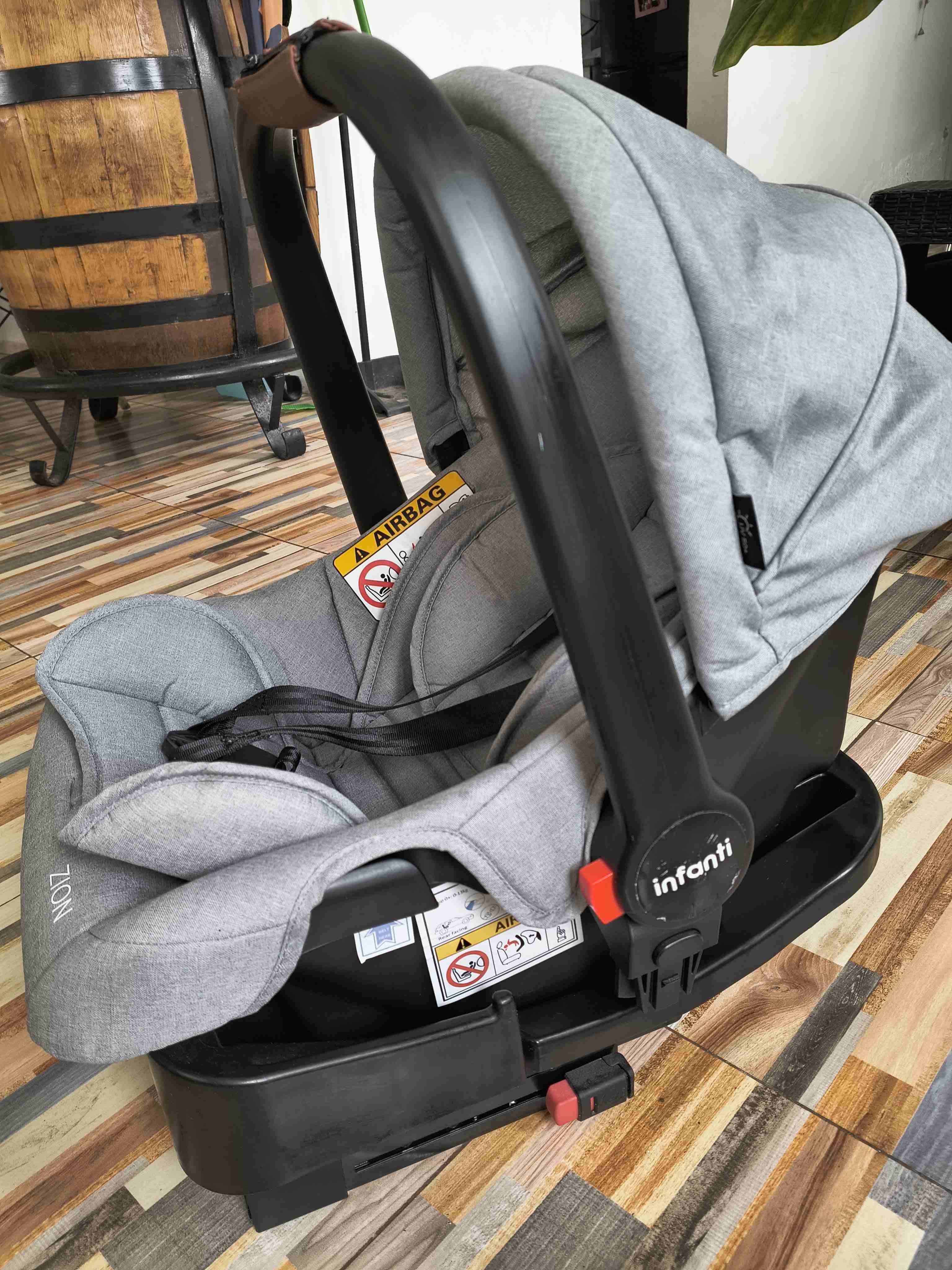Silla de auto gris Infanti - 1