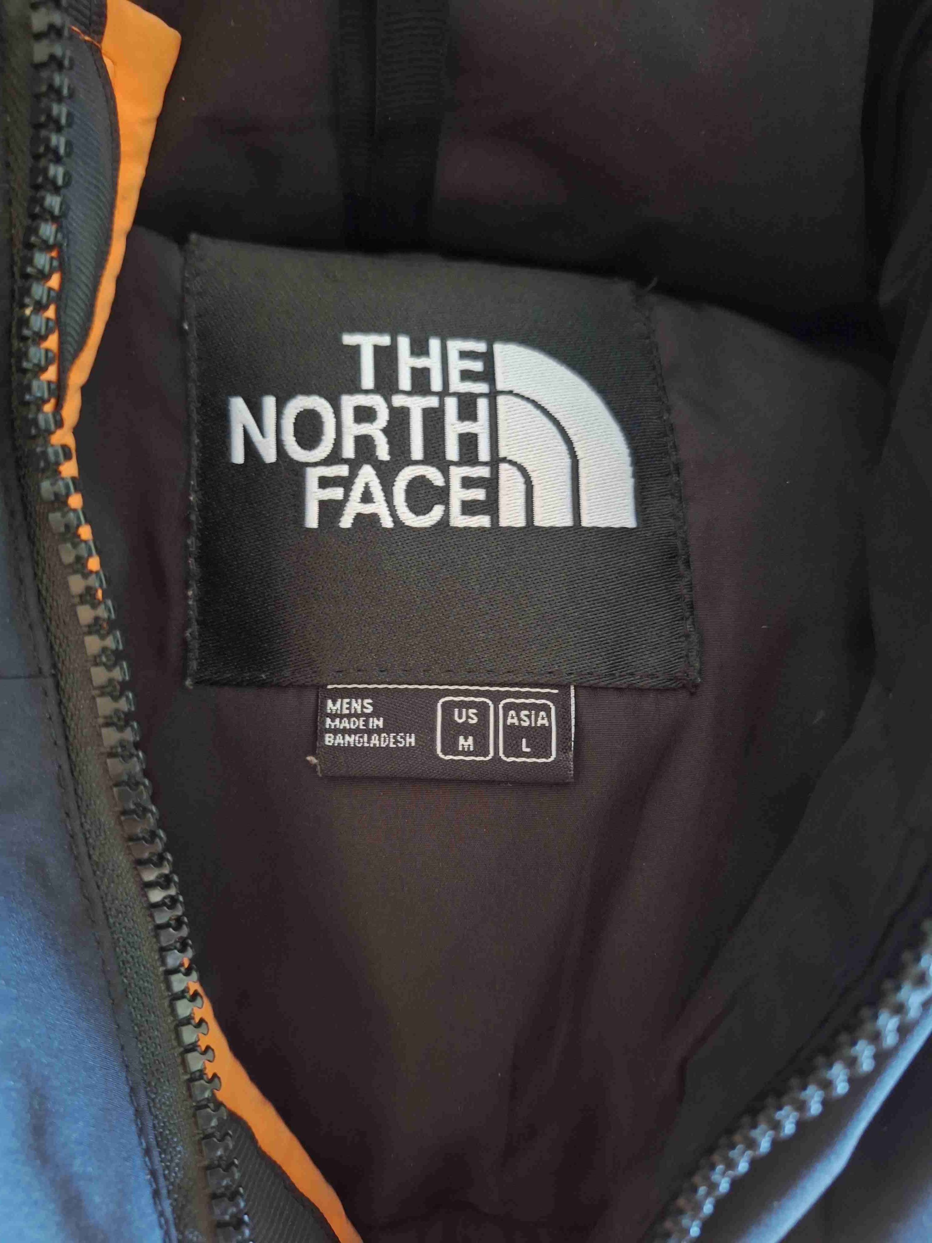 Chaqueta The North Face naranja y negra - miniatura 2