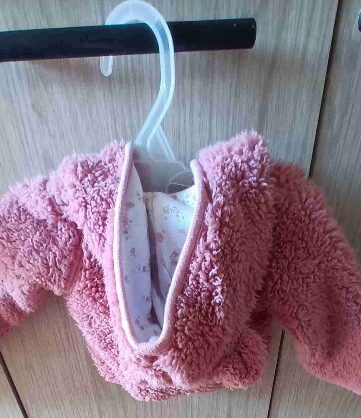 Corderito tedy abrigador con capucha y orejitas - miniatura 3