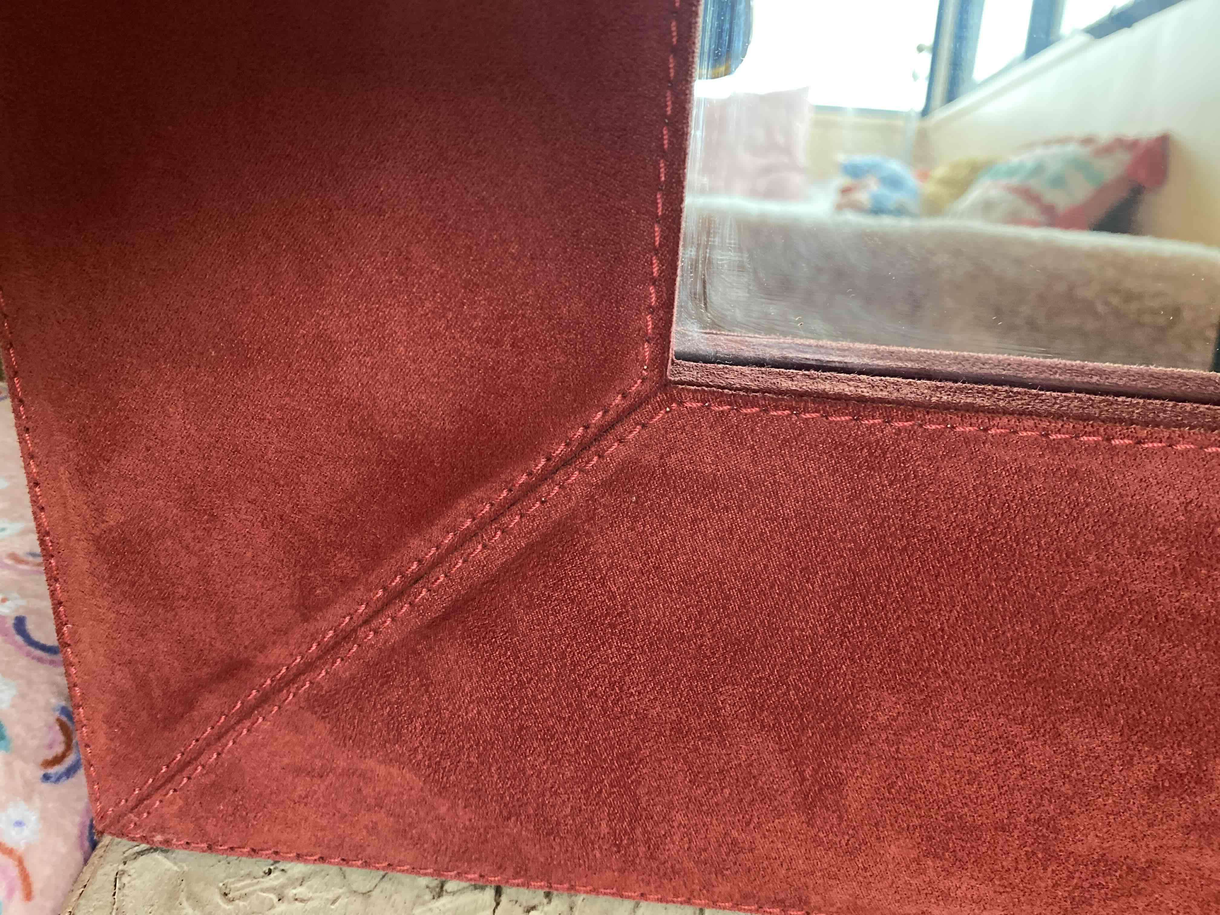 Espejo decorativo con marco rojo - miniatura 3