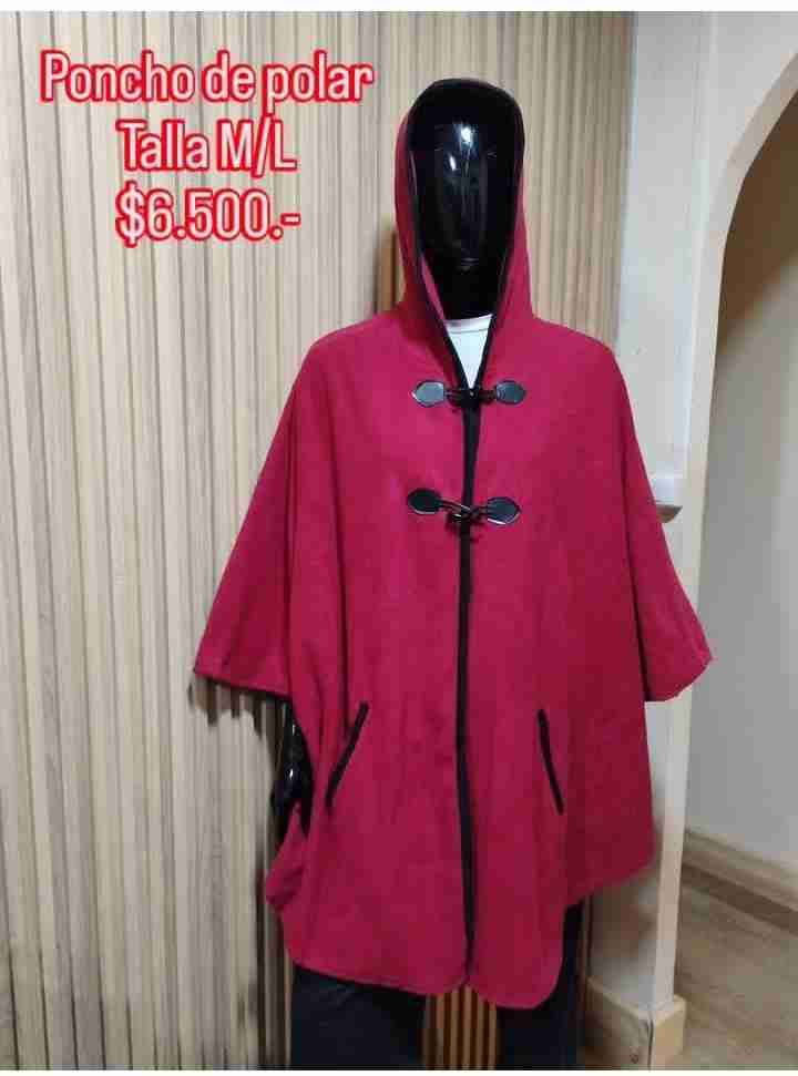 Poncho de polar rojo
