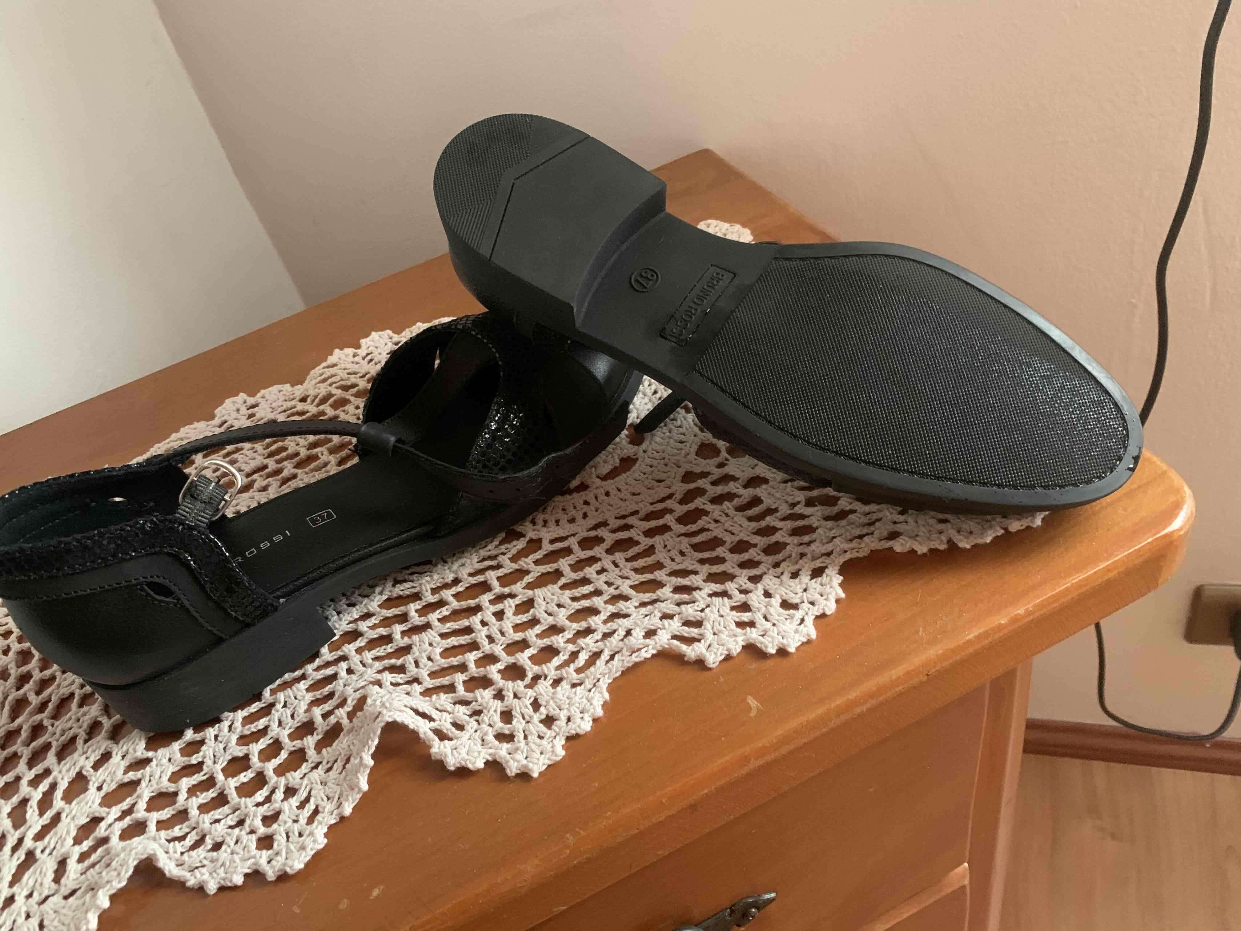 Sandalias negras elegantes - miniatura 1