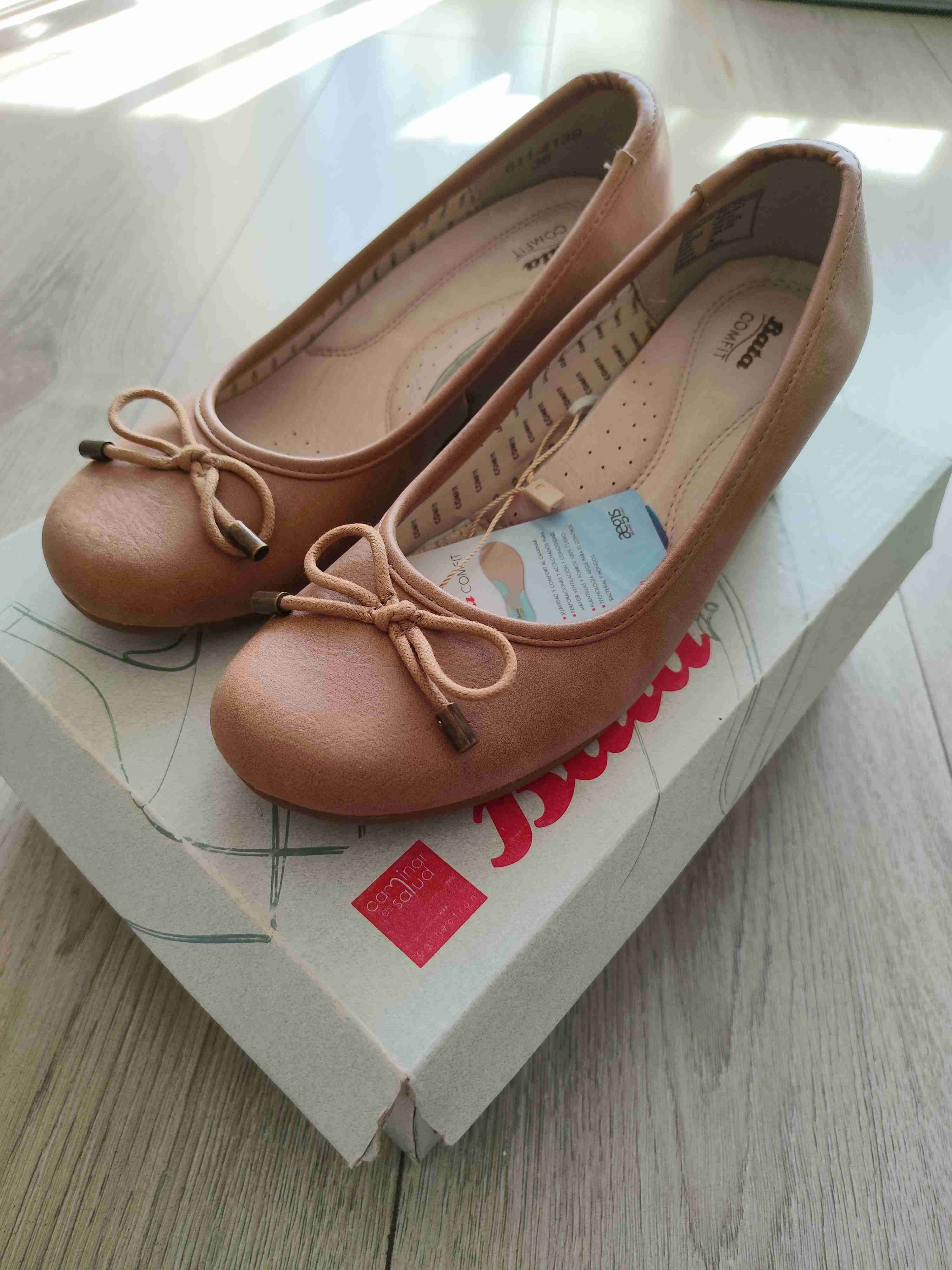 Zapatos planos beige nuevos - miniatura 1