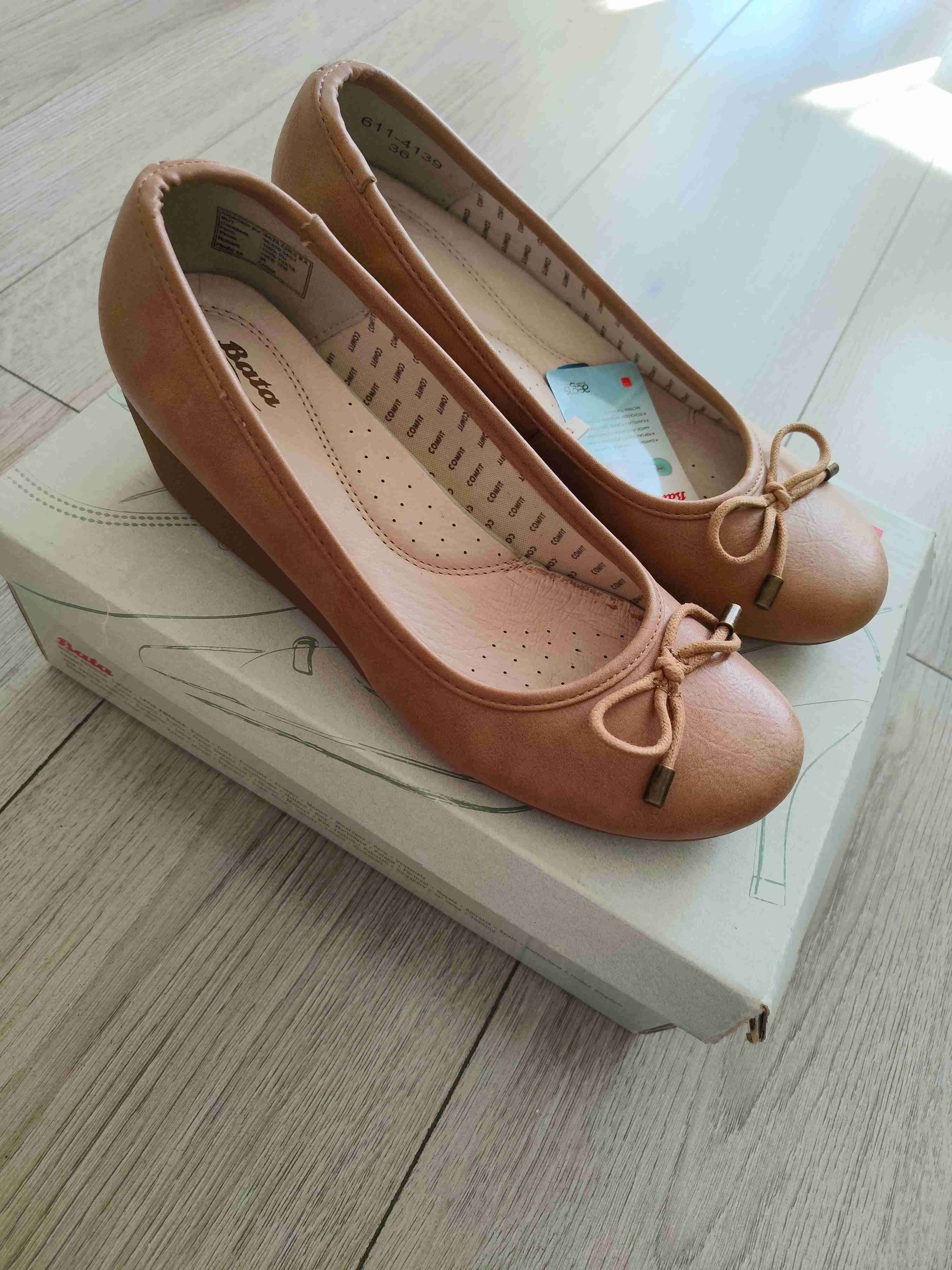 Zapatos planos beige nuevos - miniatura 2