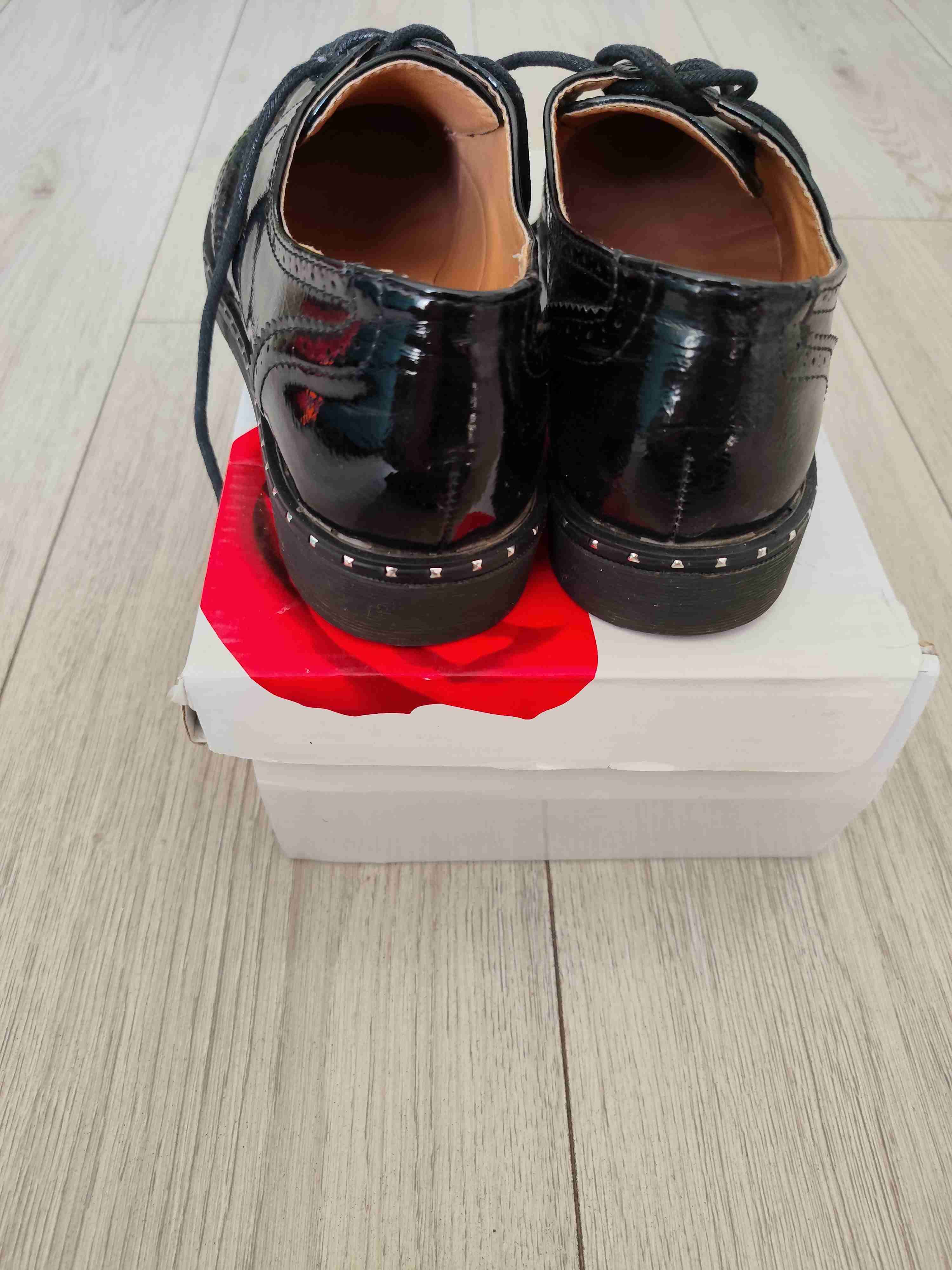 Zapatos formales negros de charol - miniatura 3