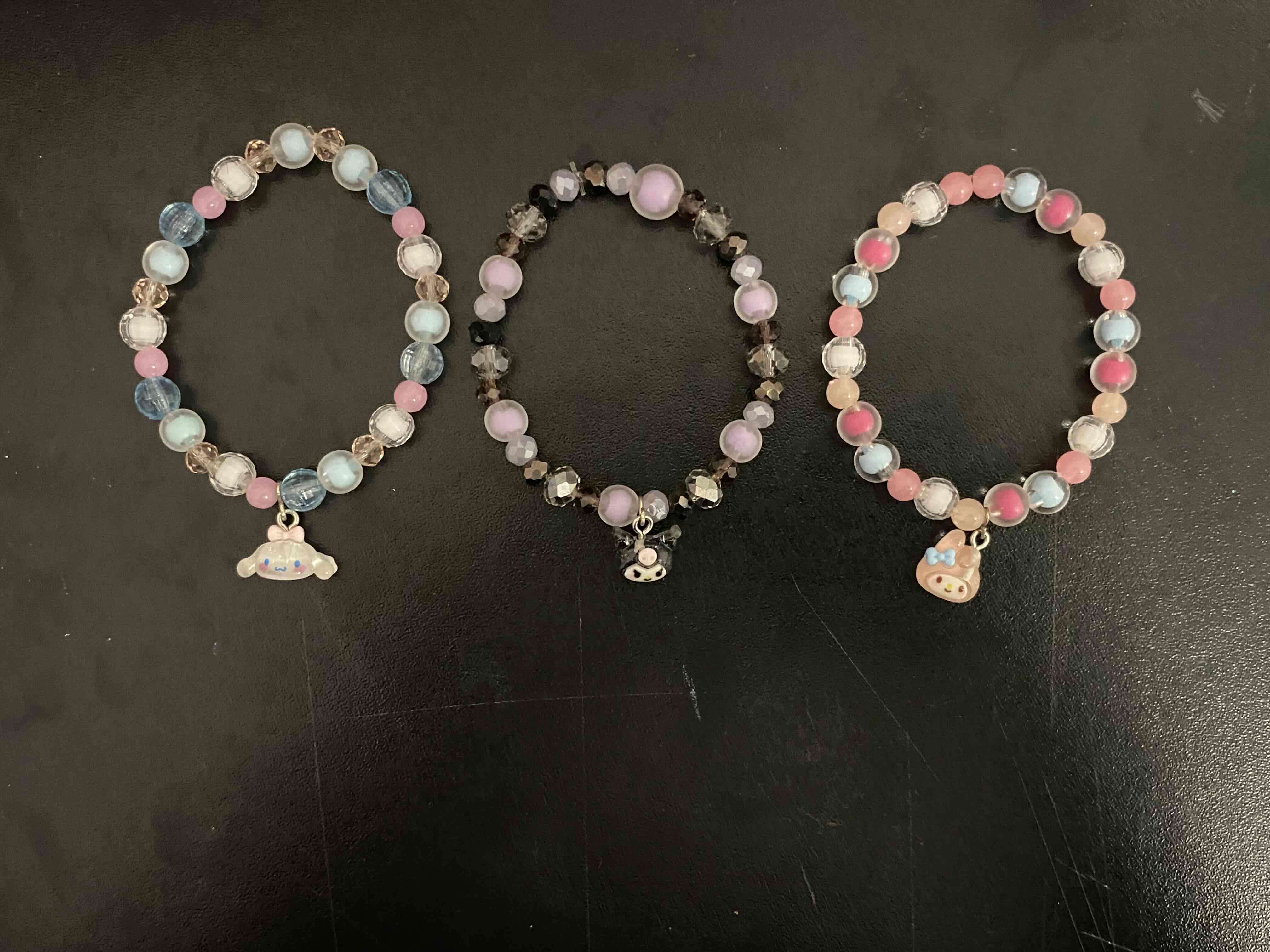 Set de tres pulseras de cuentas - 1