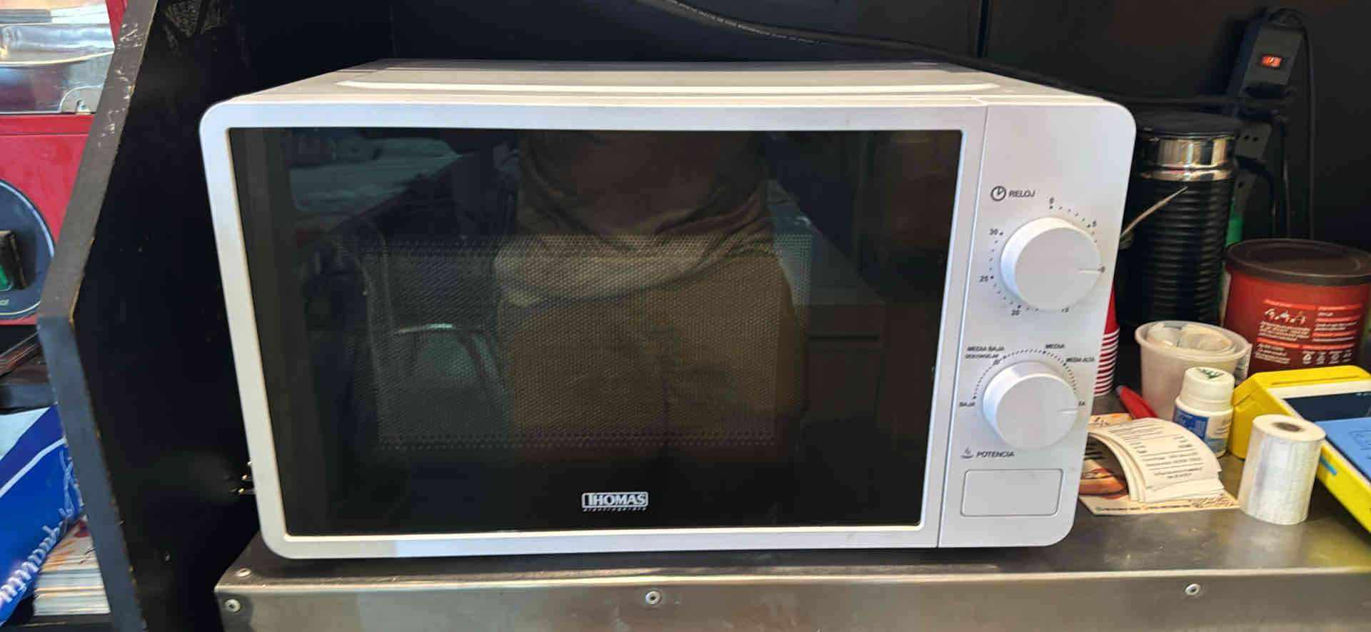 Microondas blanco Thomas - 1