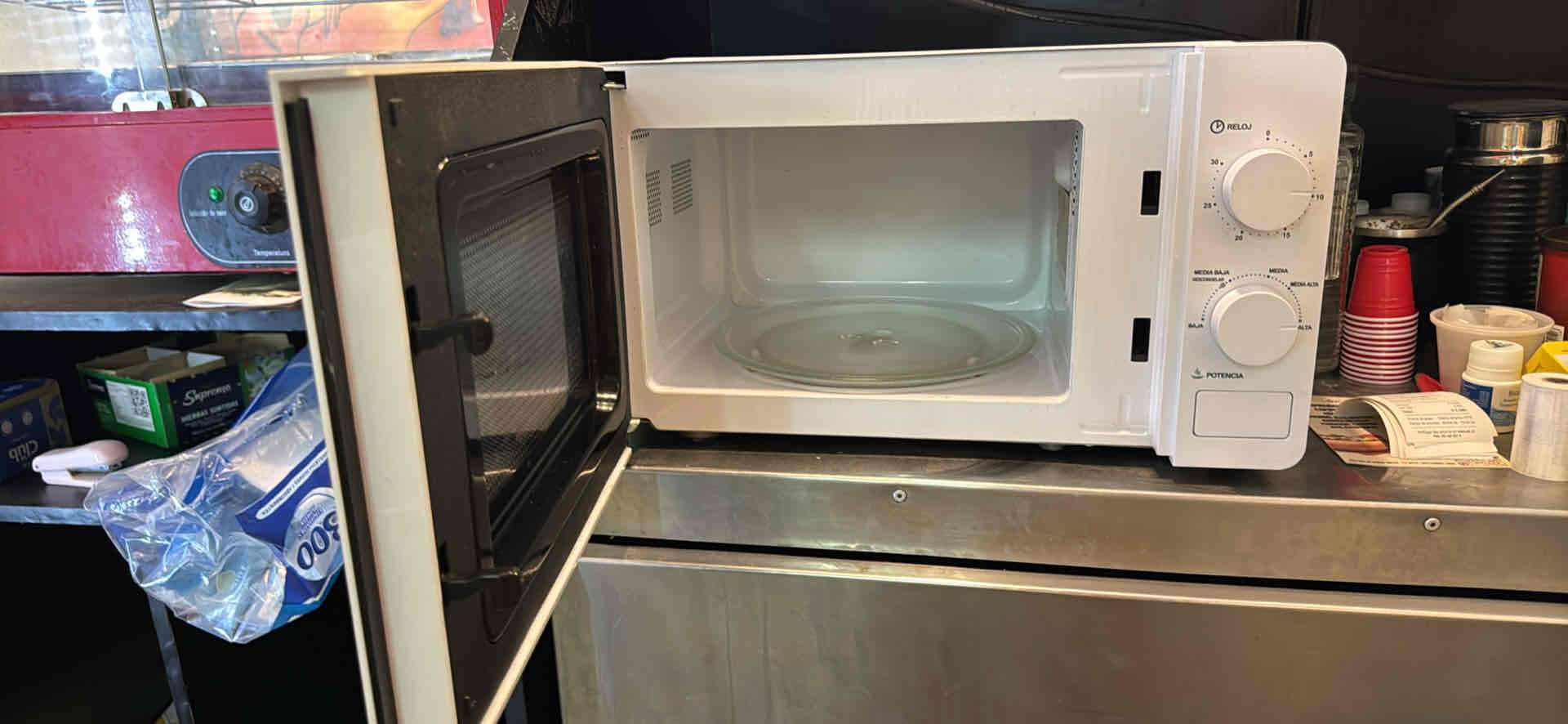 Microondas blanco Thomas - 2