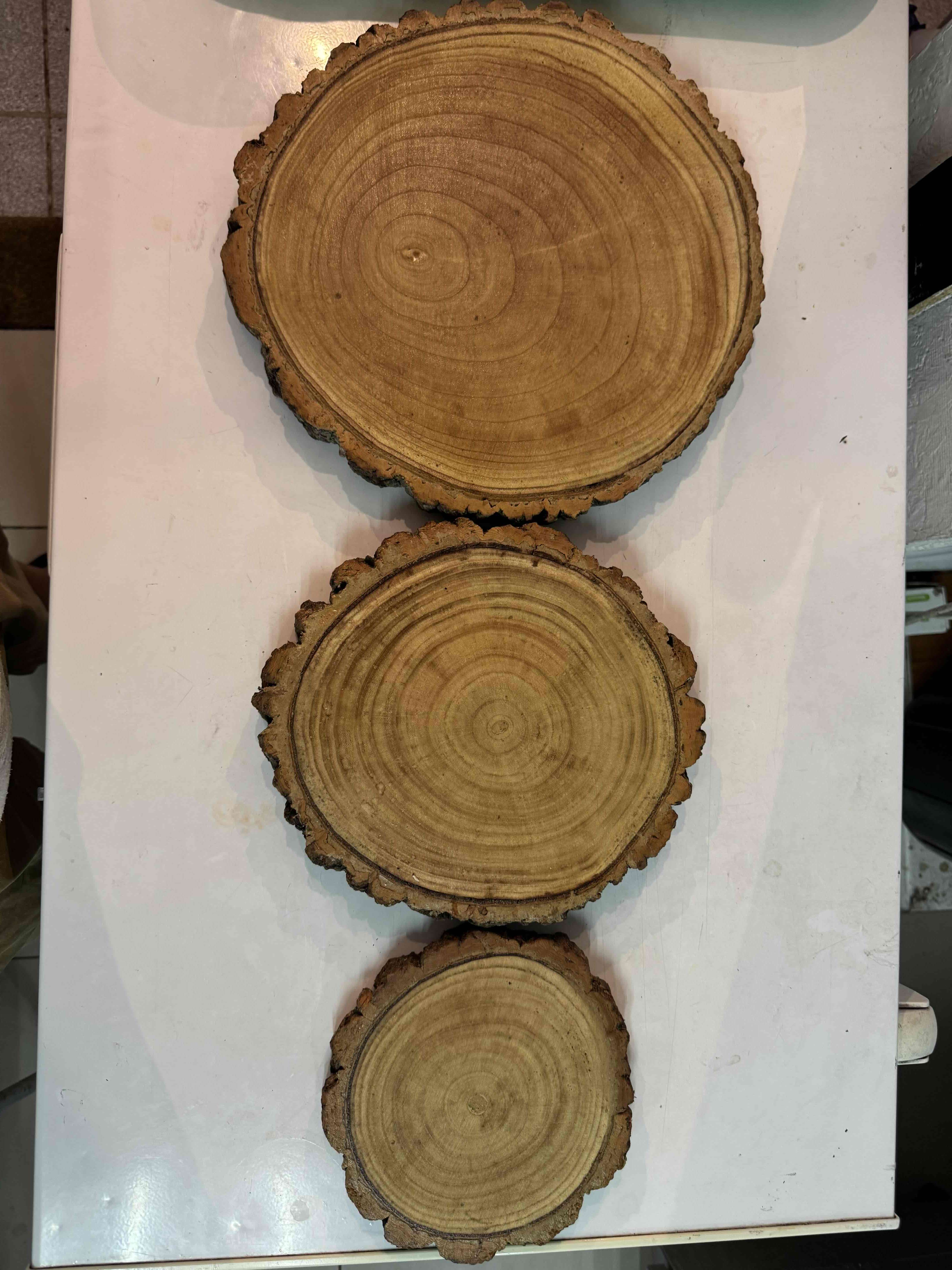 Rodajas de madera decorativas