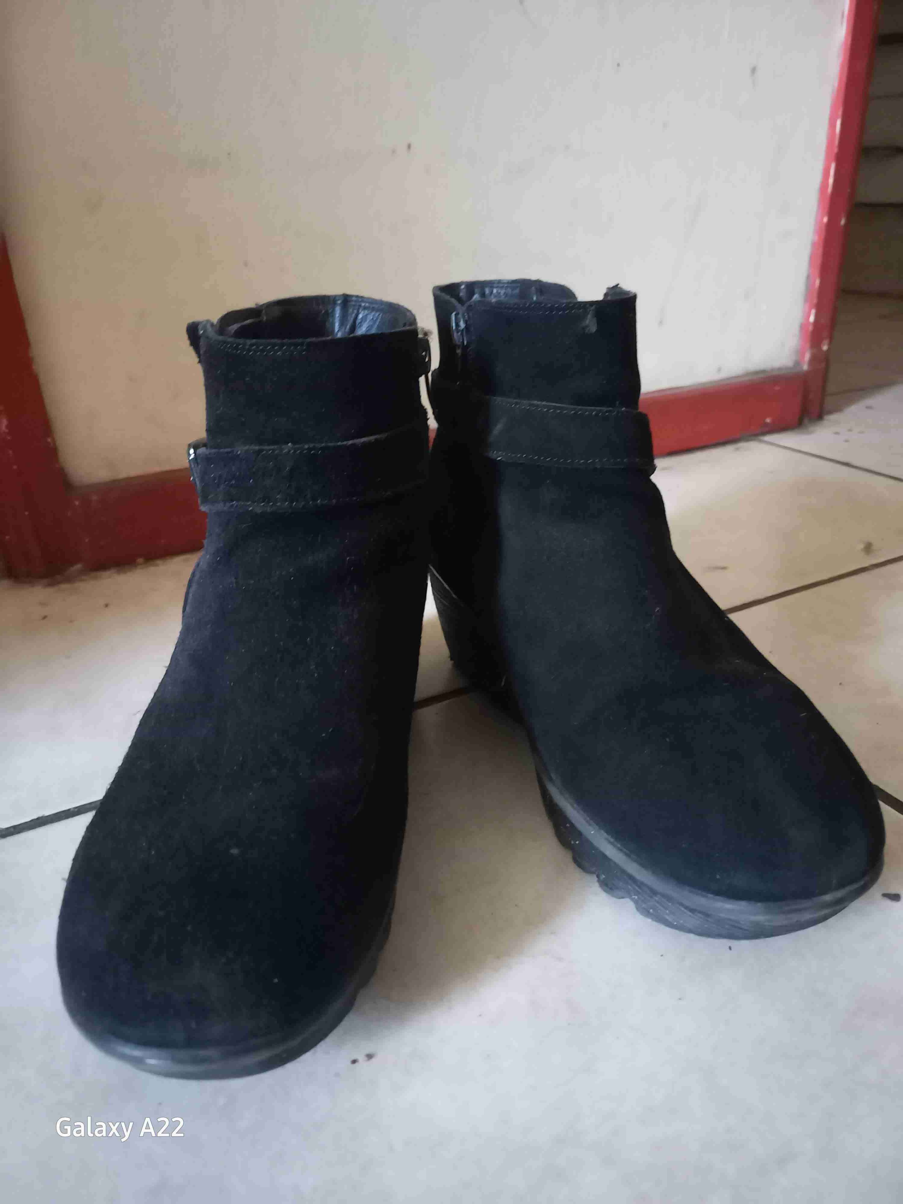 Botines negros de gamuza - miniatura 1