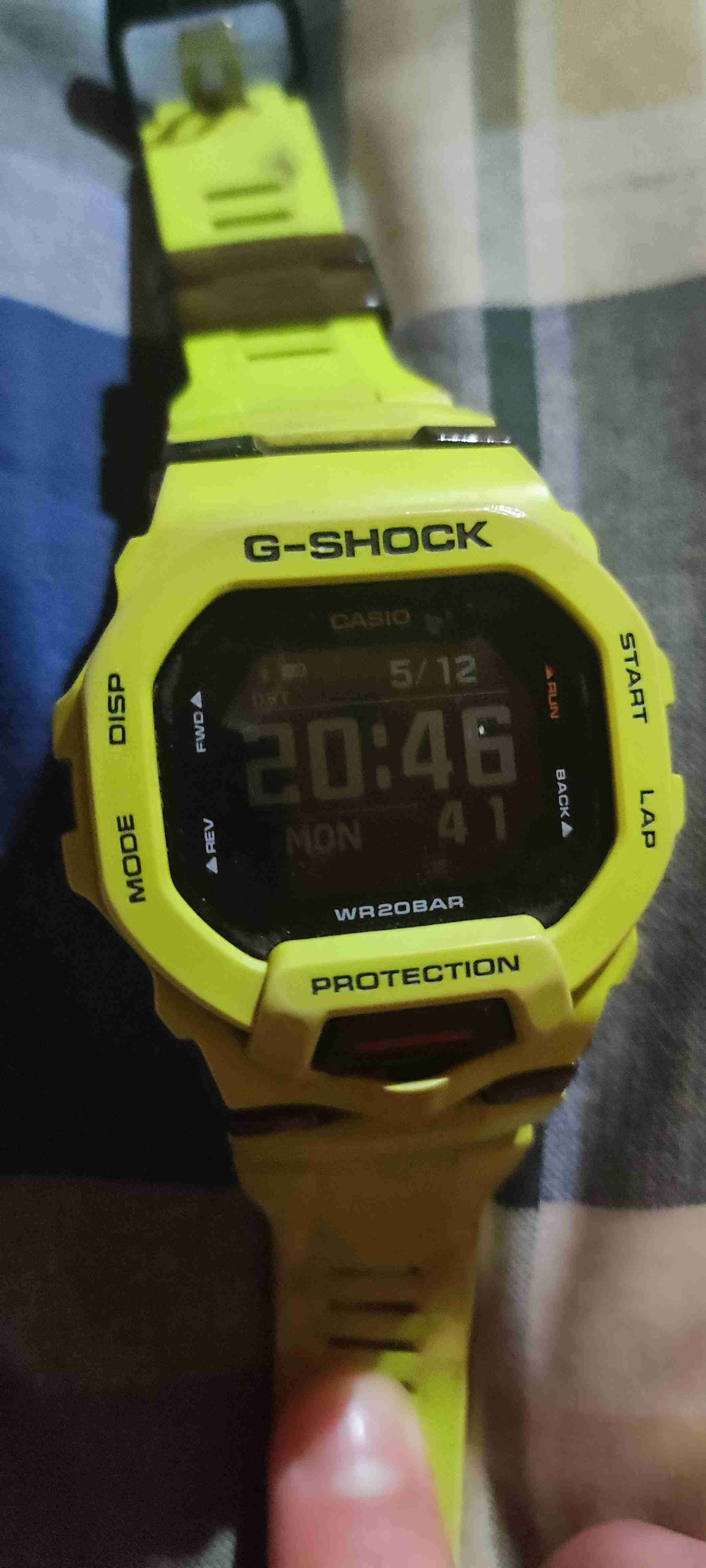 Reloj Casio G-Shock amarillo - miniatura 1
