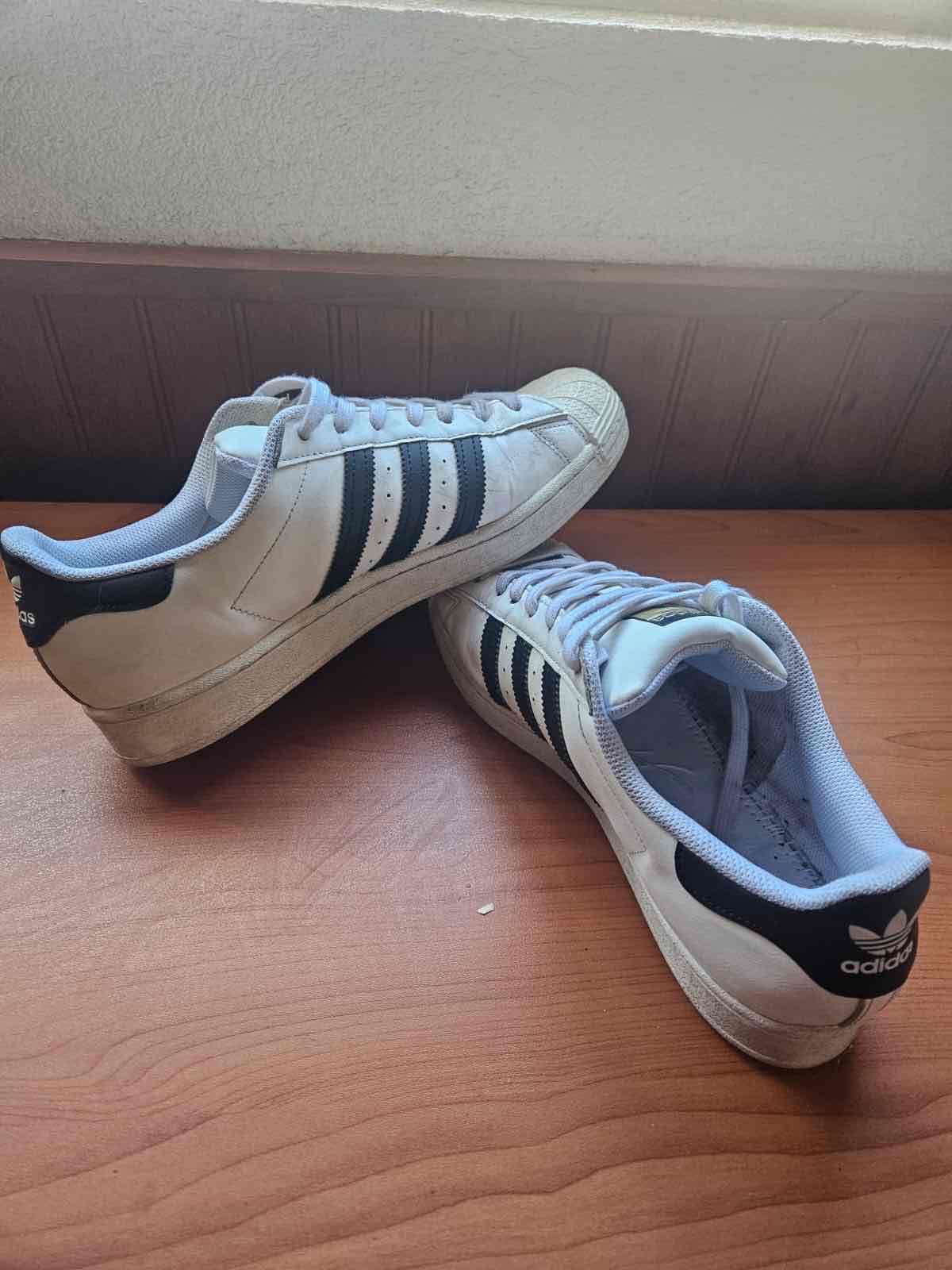Zapatillas blancas Adidas estilo clásico - miniatura 3