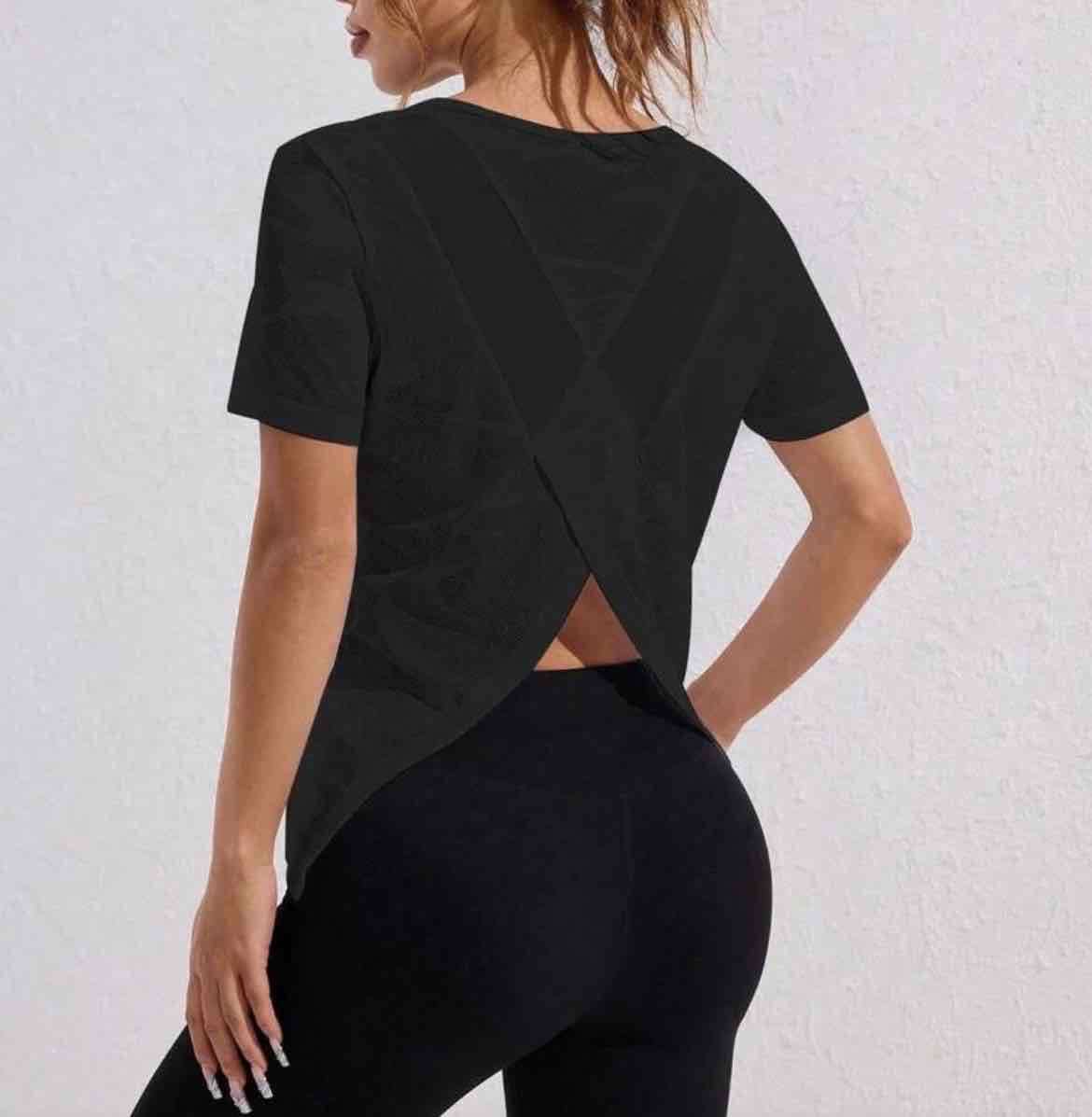 Poleras negras  cruzadas - miniatura 3