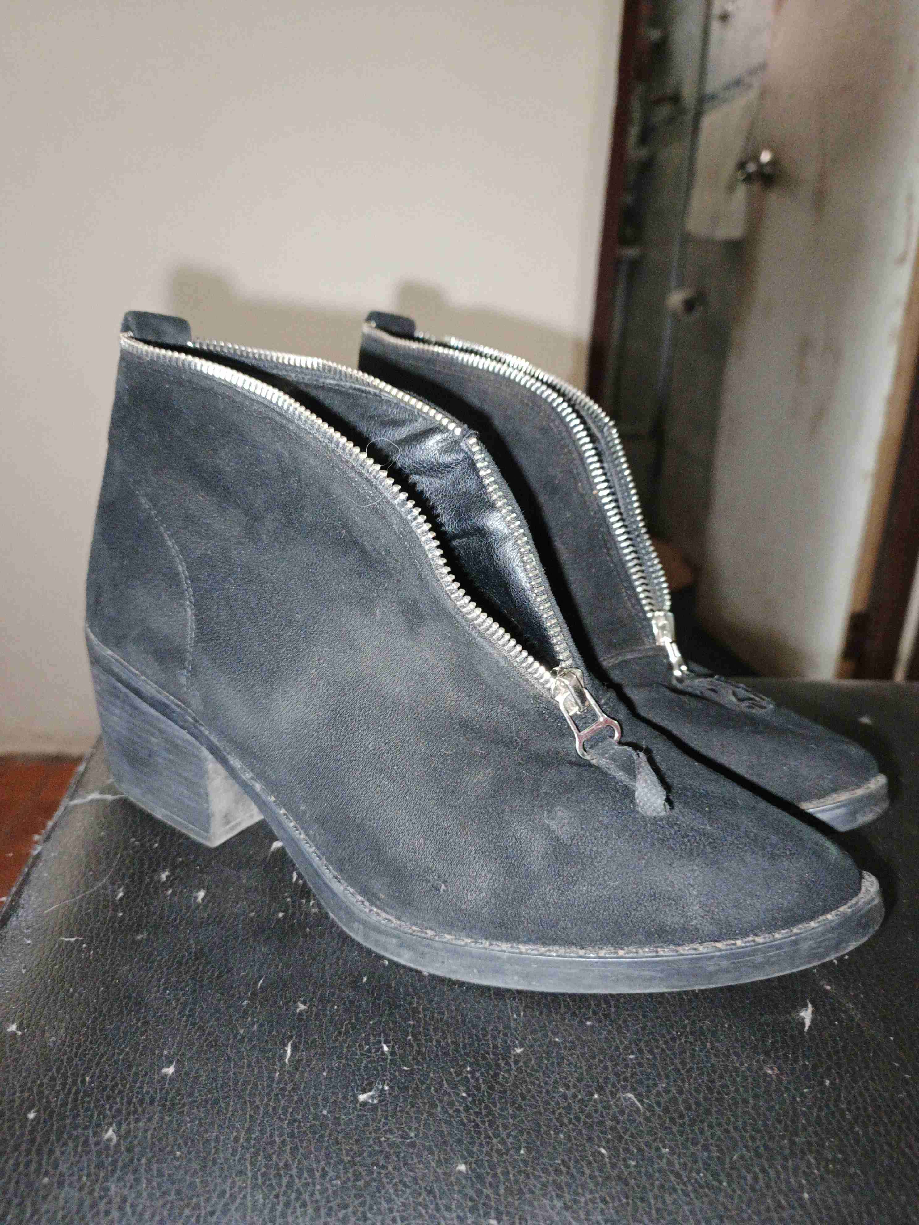 Botines negros con cierre - miniatura 1