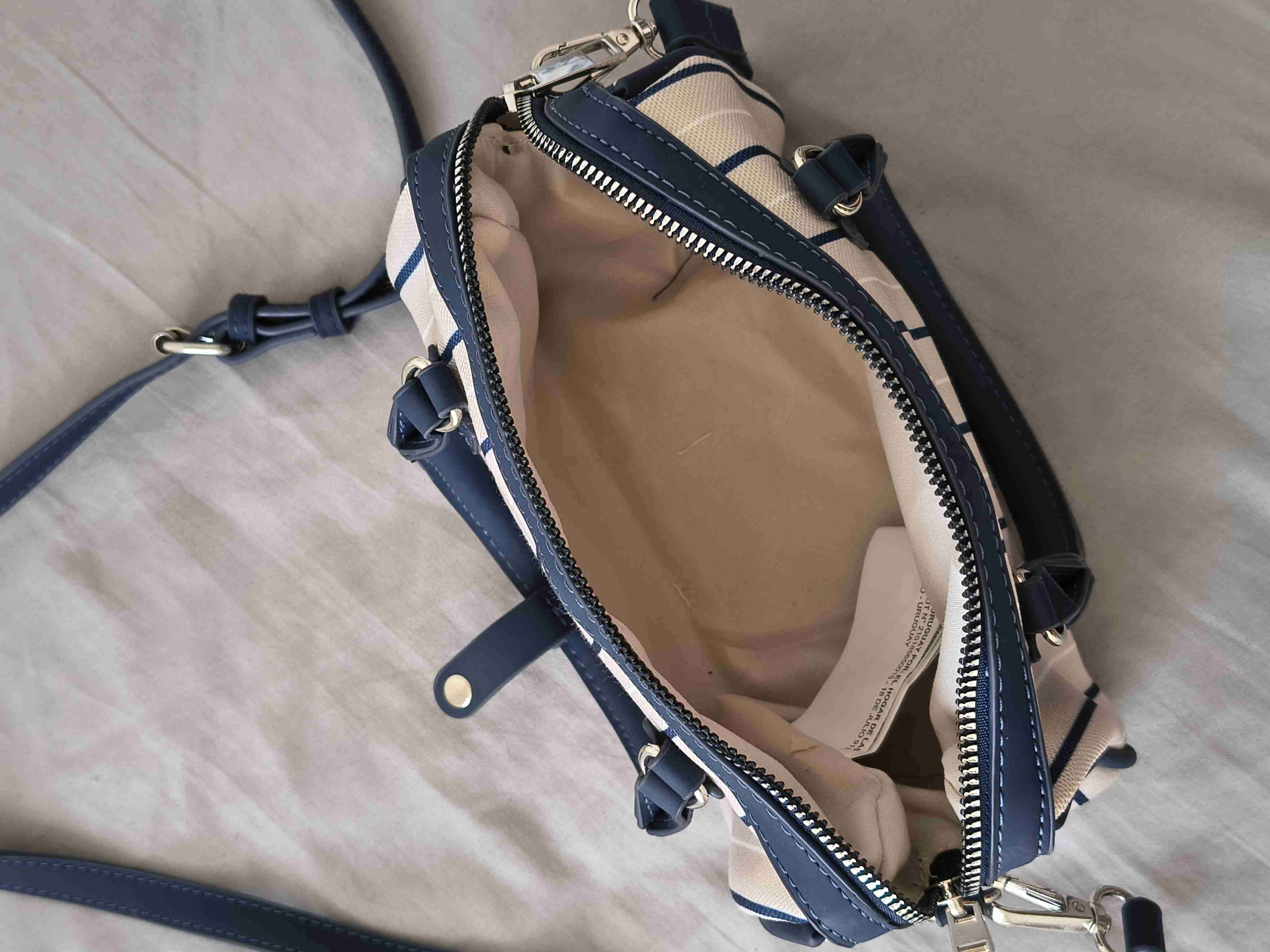 Bolso rayado con correa ajustable - miniatura 2