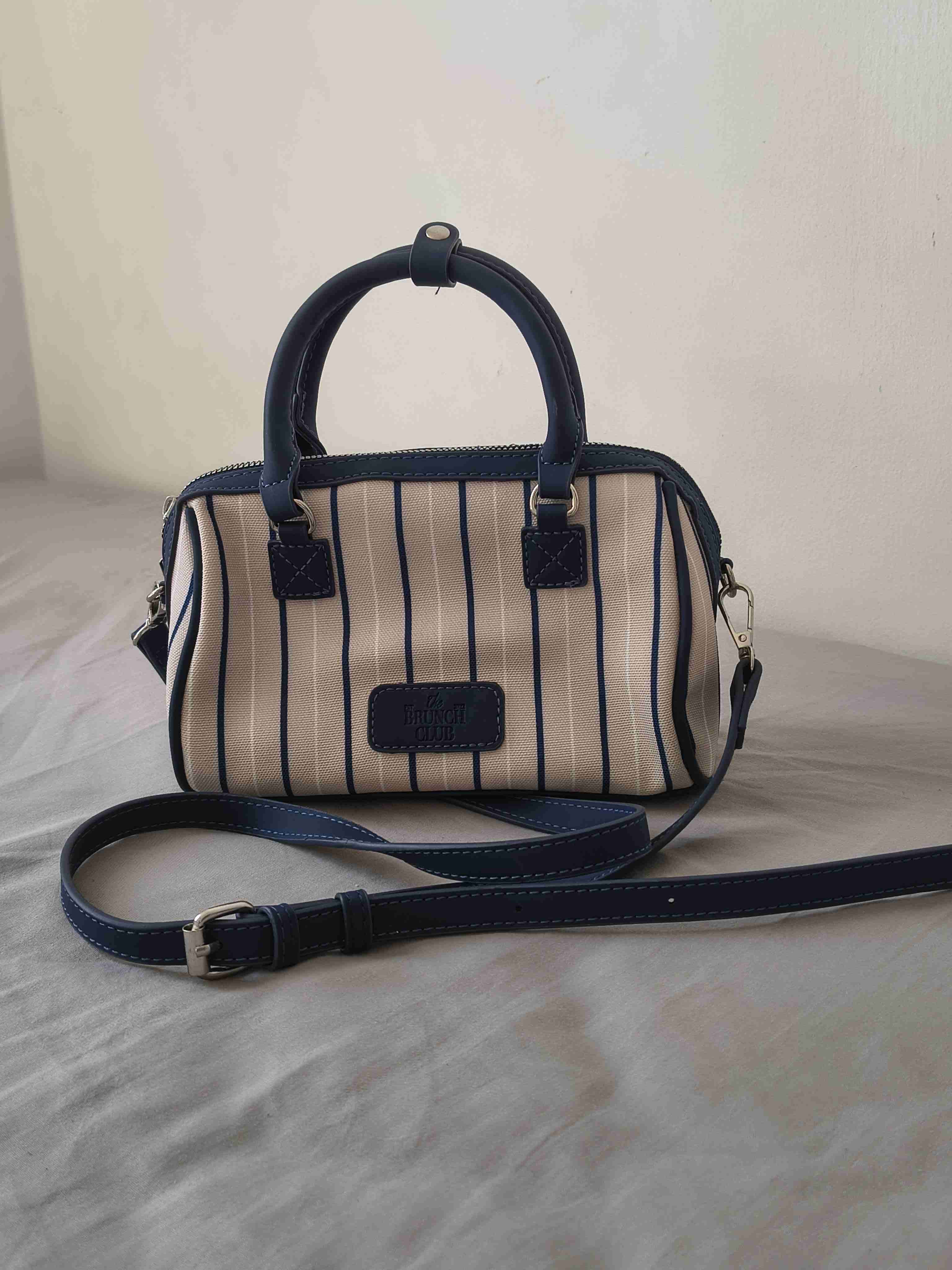 Bolso rayado con correa ajustable - miniatura 3