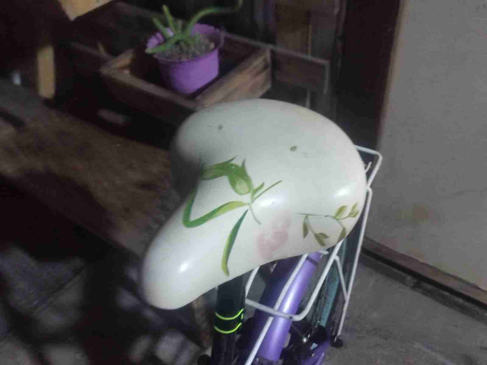 Bicicleta infantil morada - miniatura 4