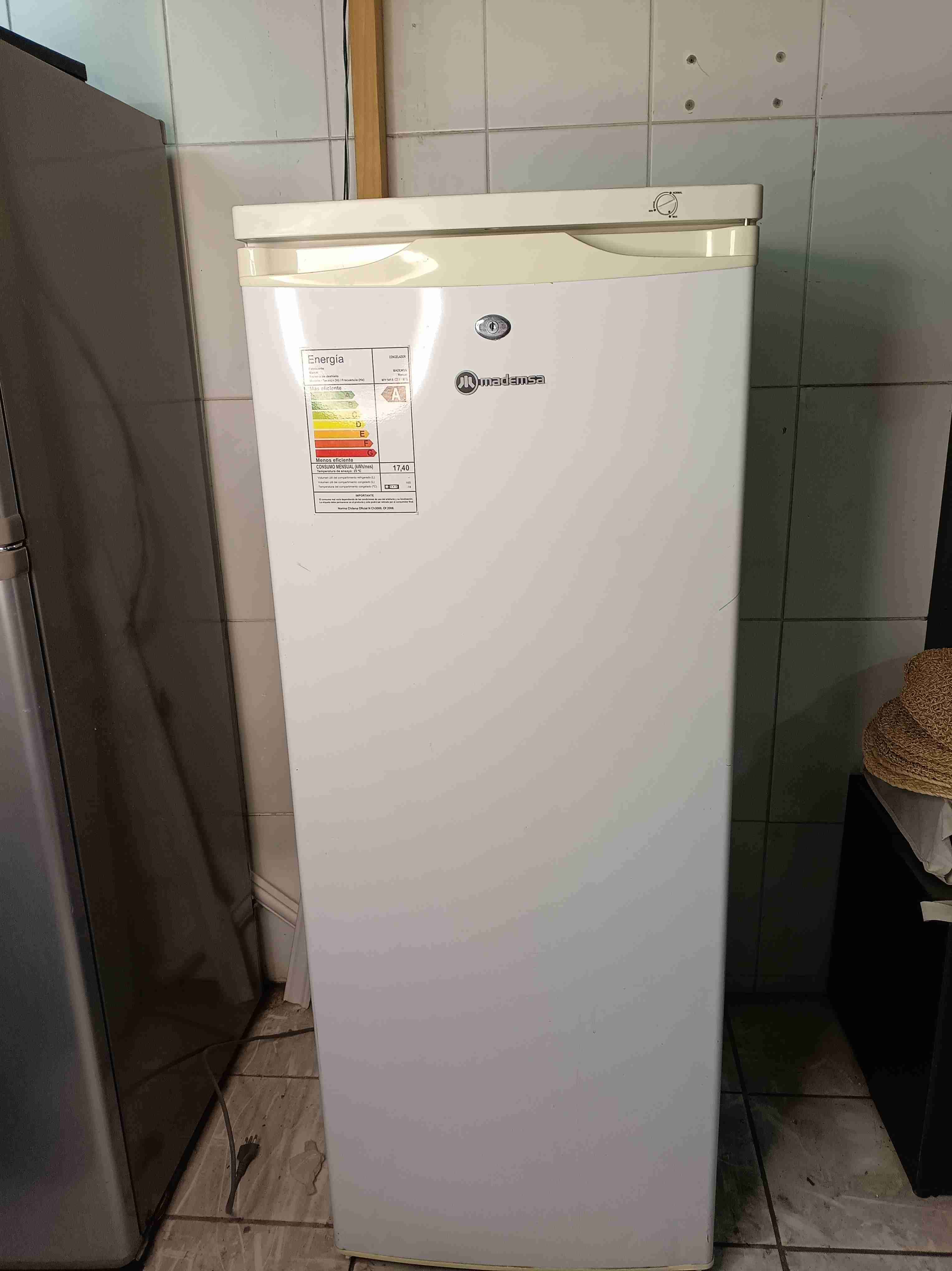 Congelador Mediana vertical - miniatura 1