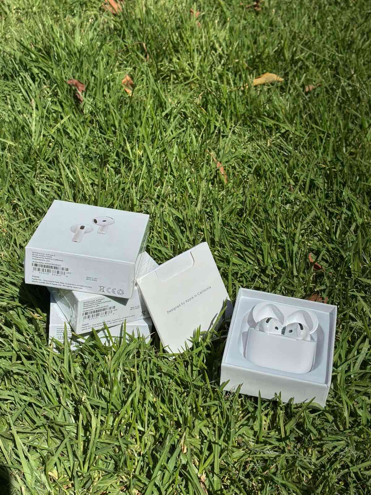 AirPods 4ta generación - 1