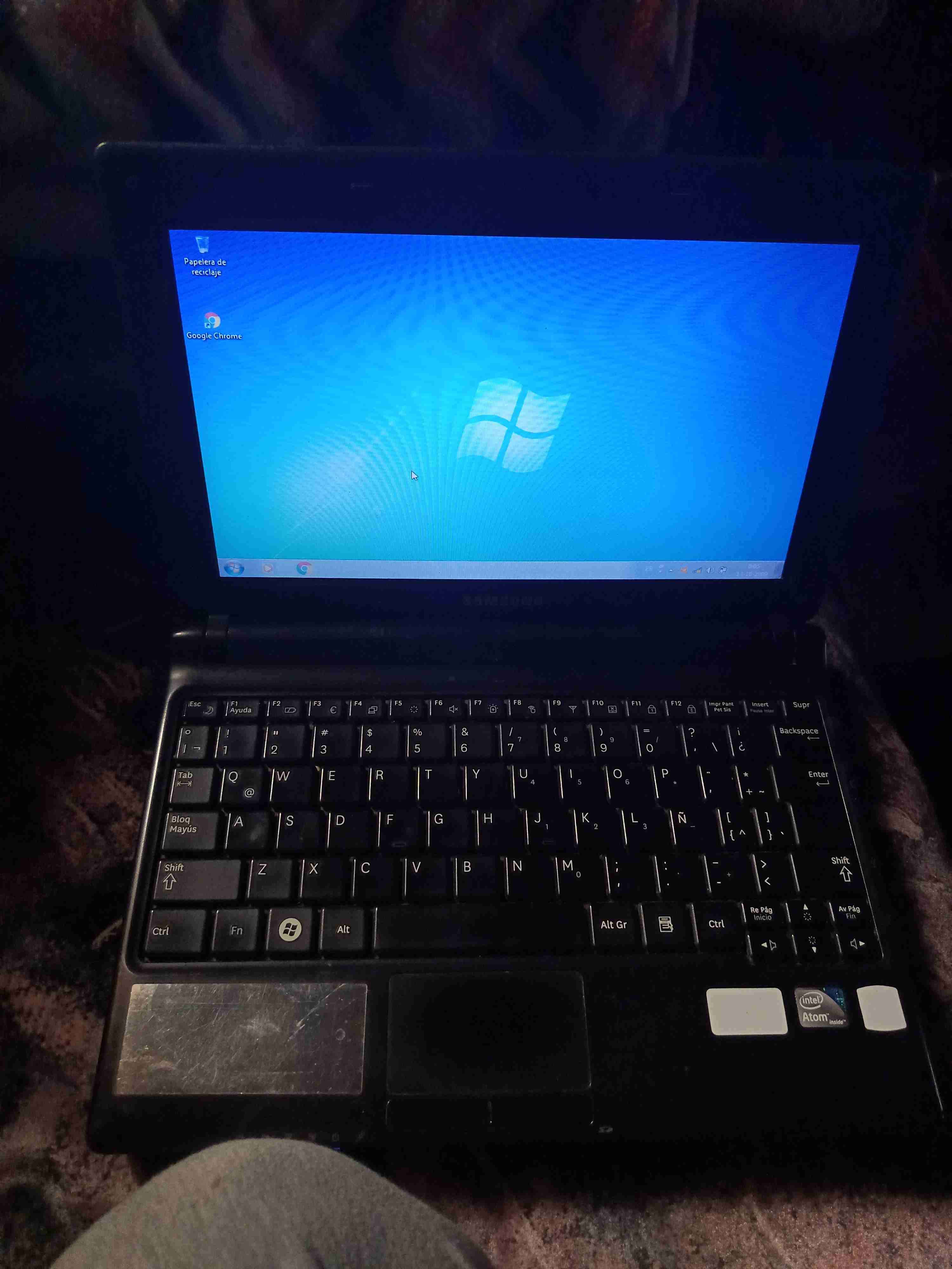 Notebook Samsung pequeño - 1