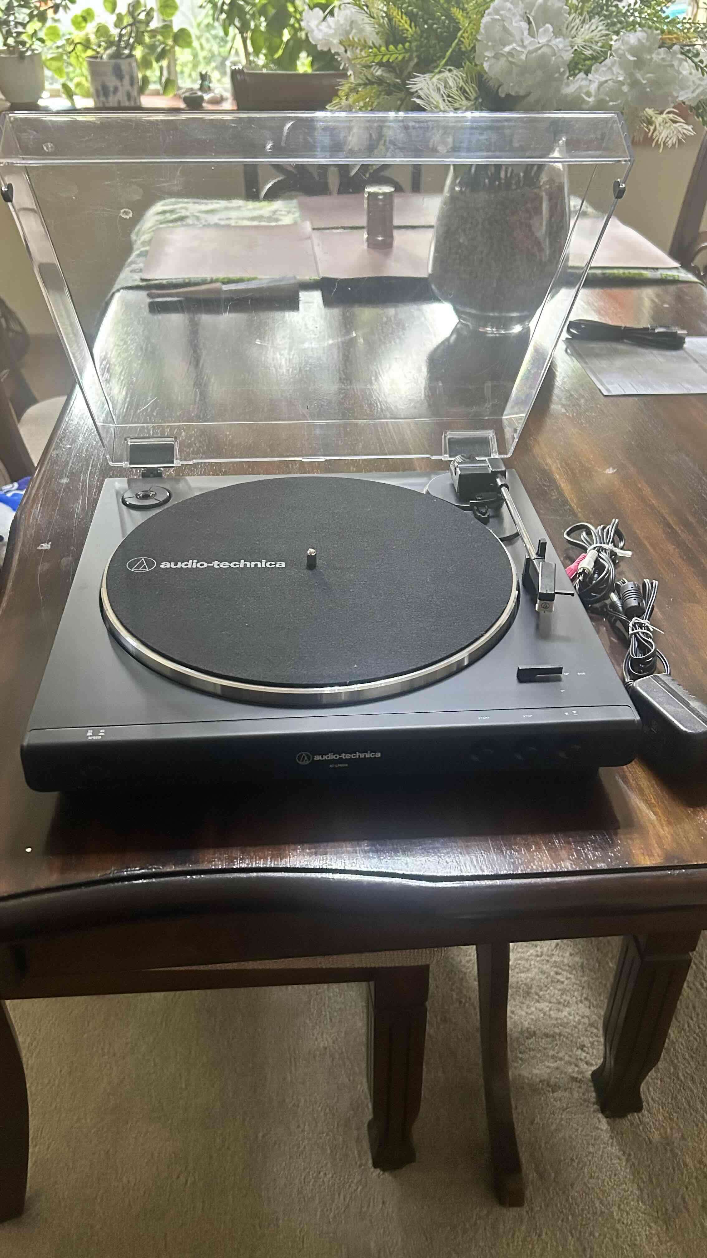 Tornamesa Audio-Technica AT-LP60X Automática - 1