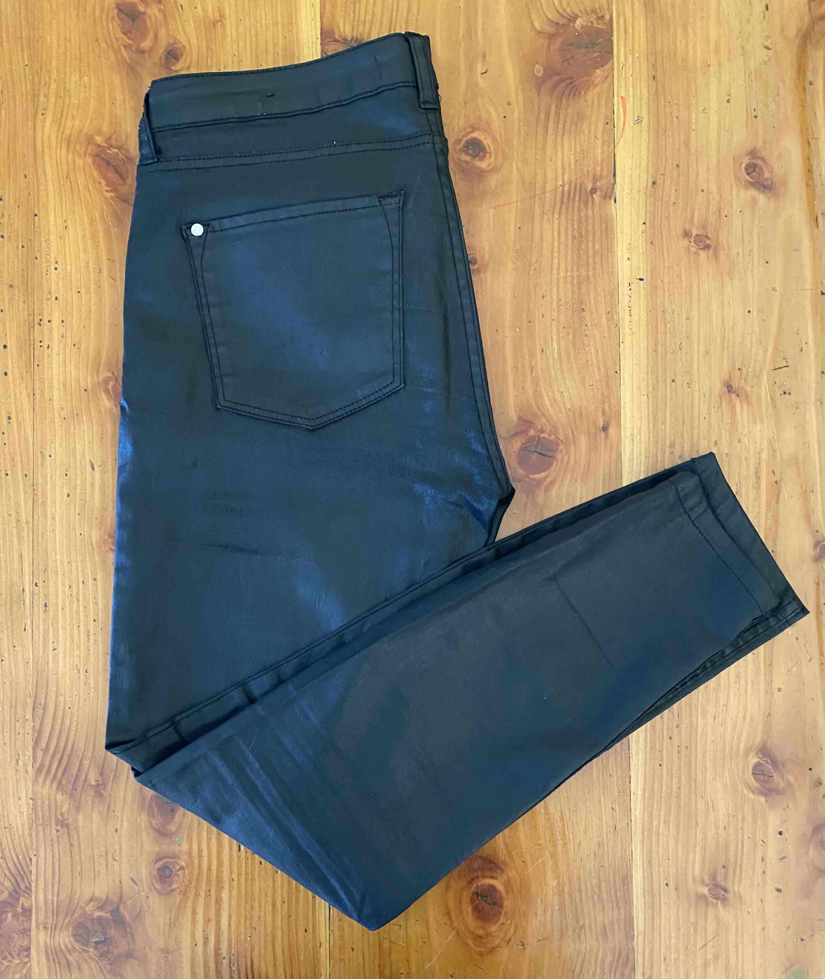 Jeans negros Mango engomado T38 - miniatura 3