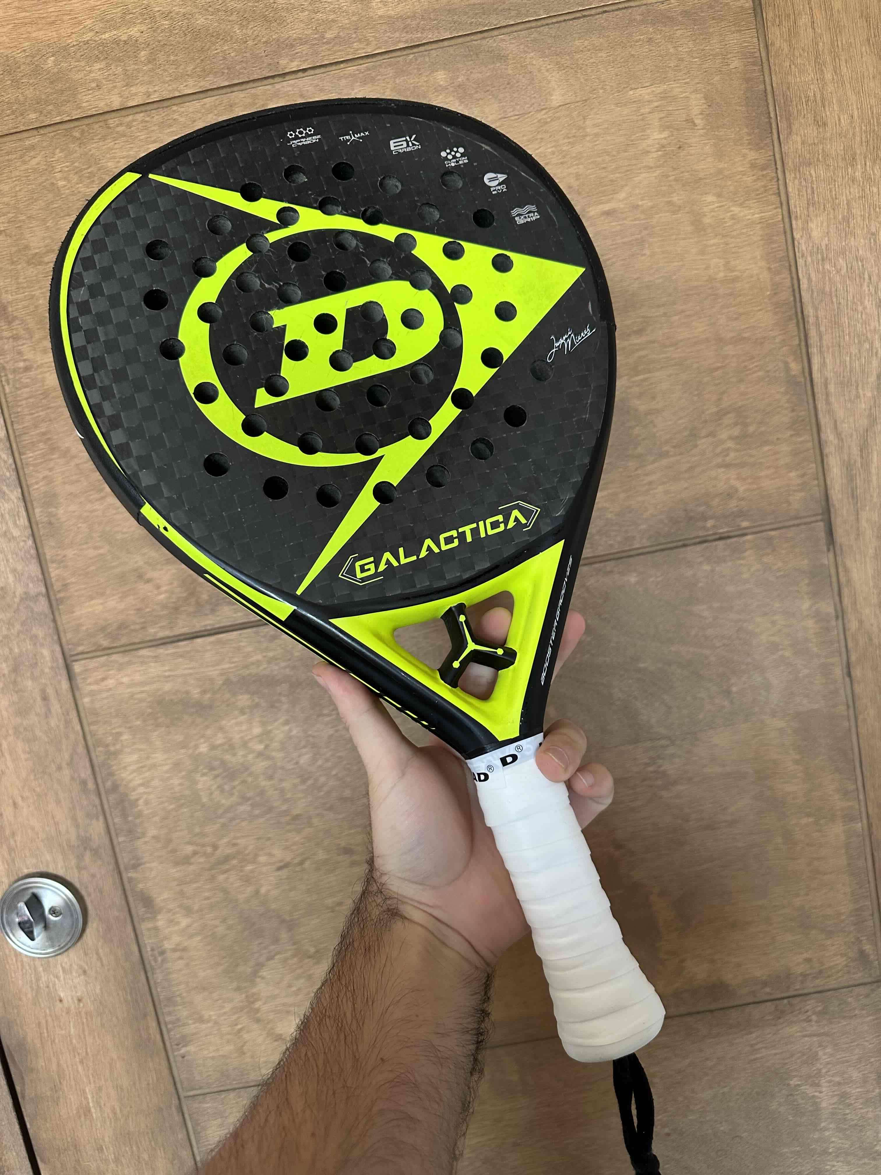 Pala de padel Dunlop Galactica Juani Mieres