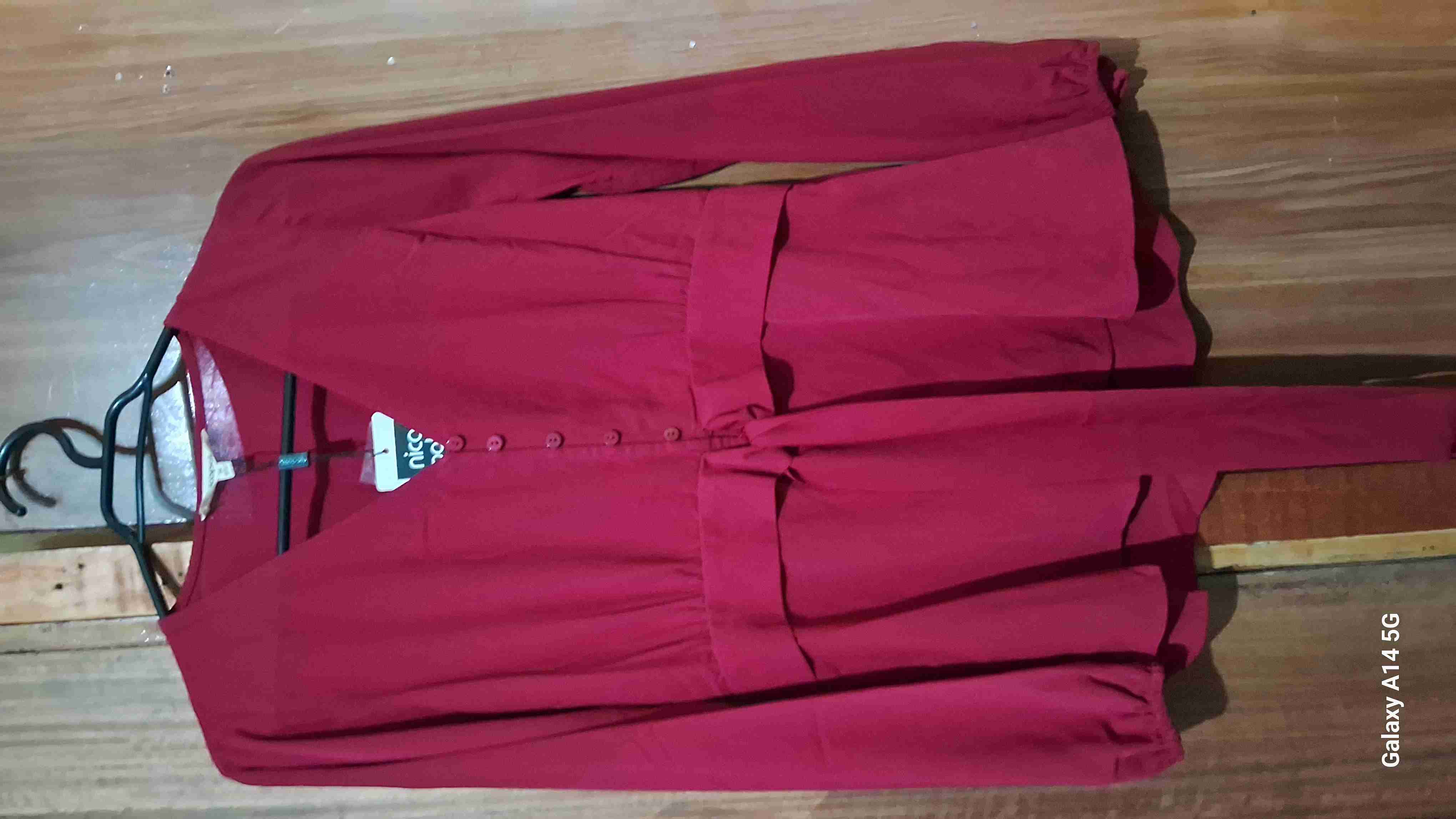 Blusa roja con botones - 1