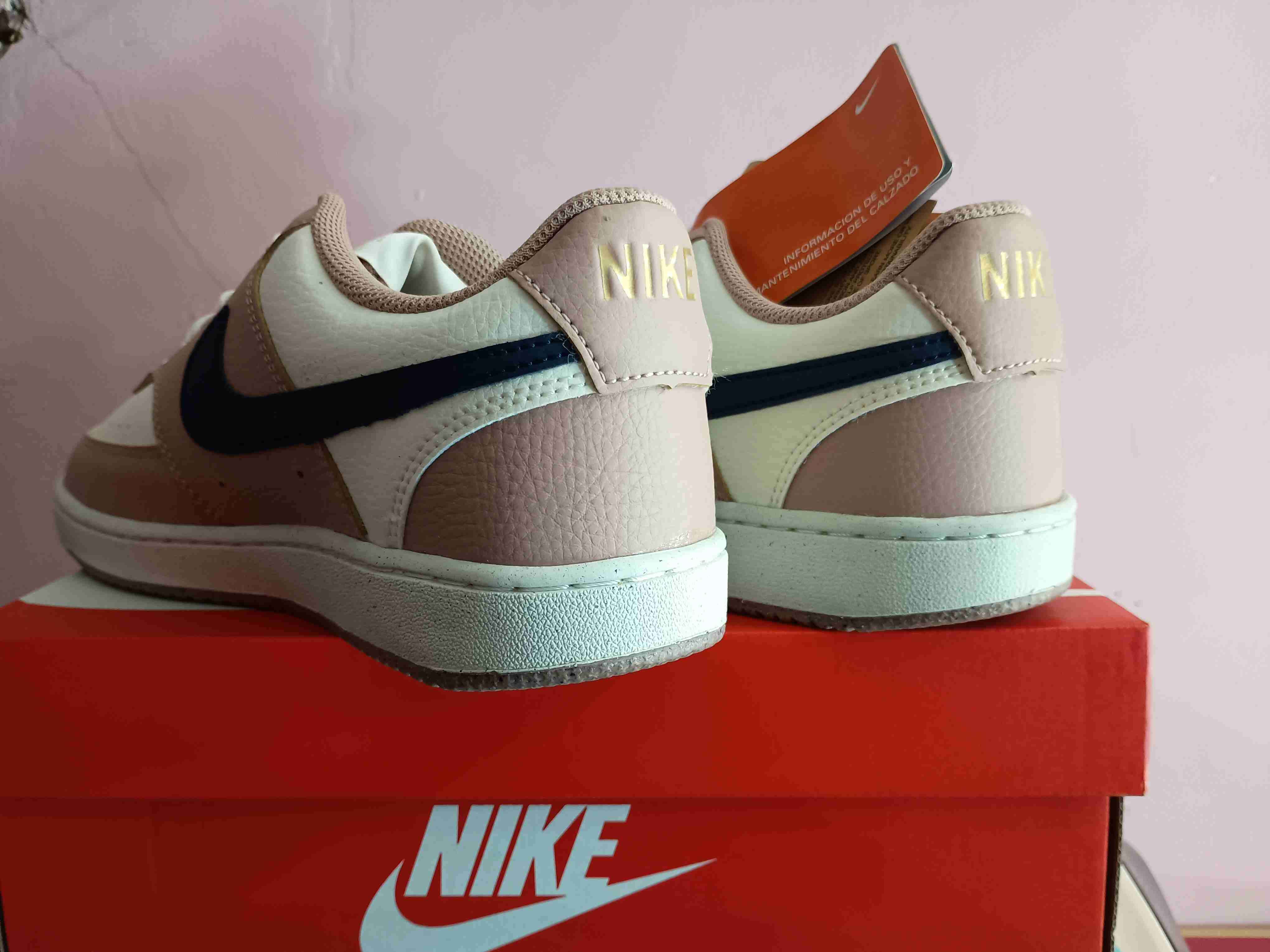 Zapatillas Nike beige y azul - miniatura 2