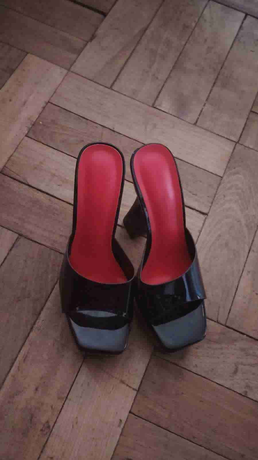 Tacones negros con plataforma - 2