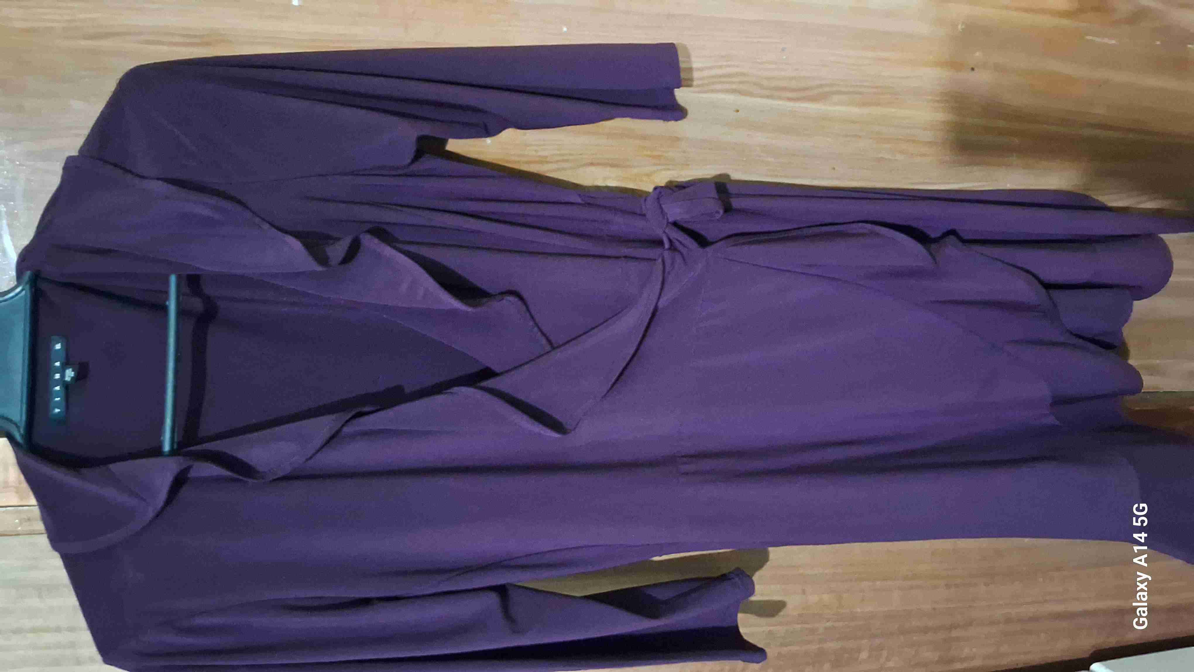 Vestido morado con lazo - 1