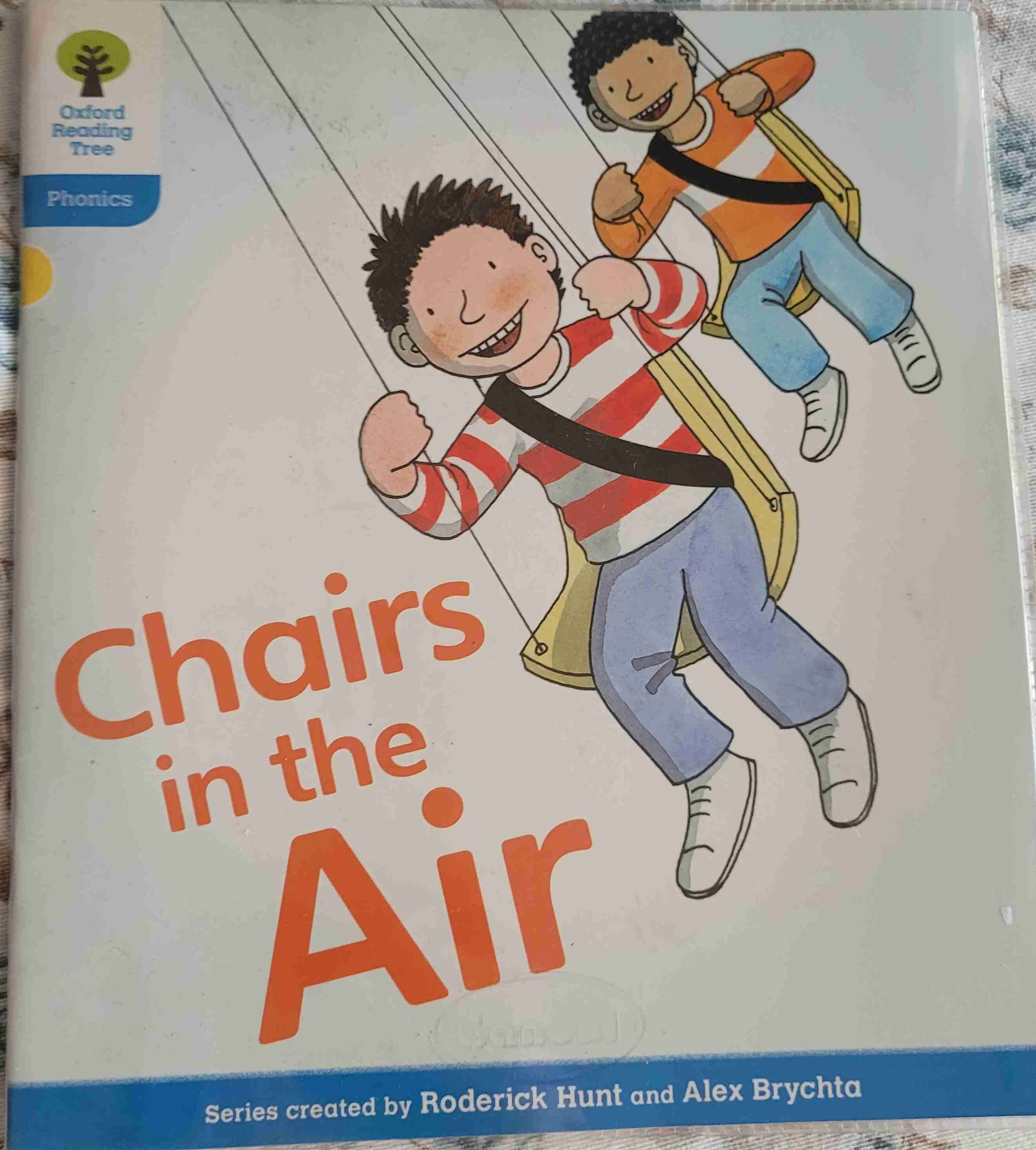 Libro infantil de estudio 'Chairs in the Air' - miniatura 1