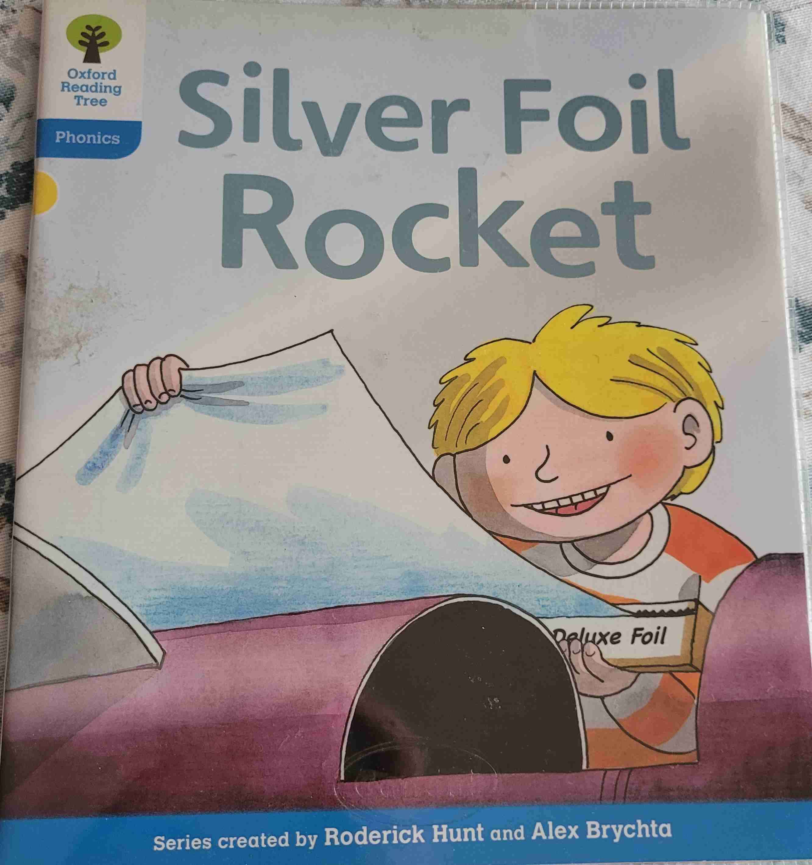 Libro infantil de estudio 'Chairs in the Air' - miniatura 3