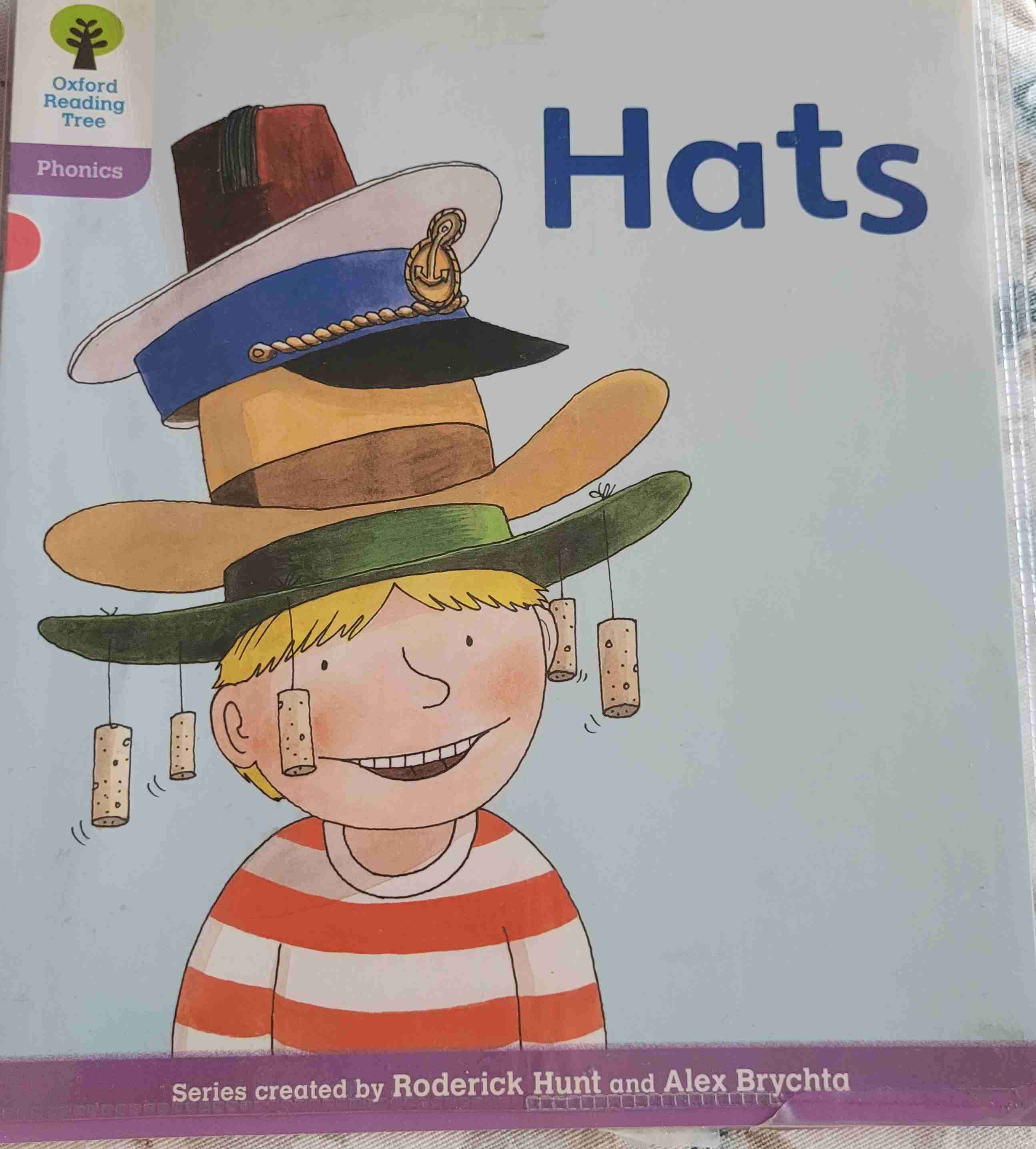 Libro infantil de estudio 'Chairs in the Air' - miniatura 6