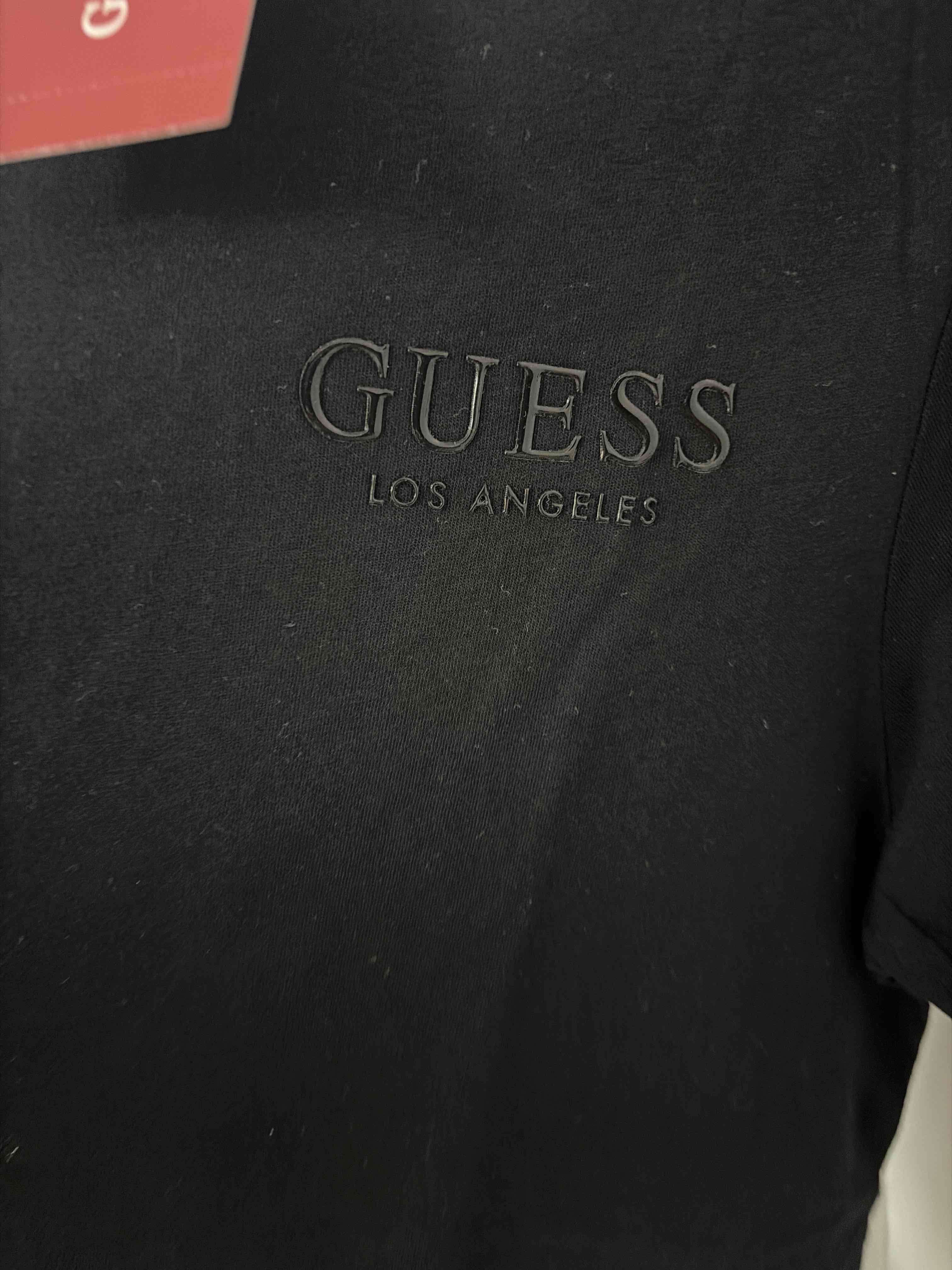 Polera negra Guess nueva - miniatura 3
