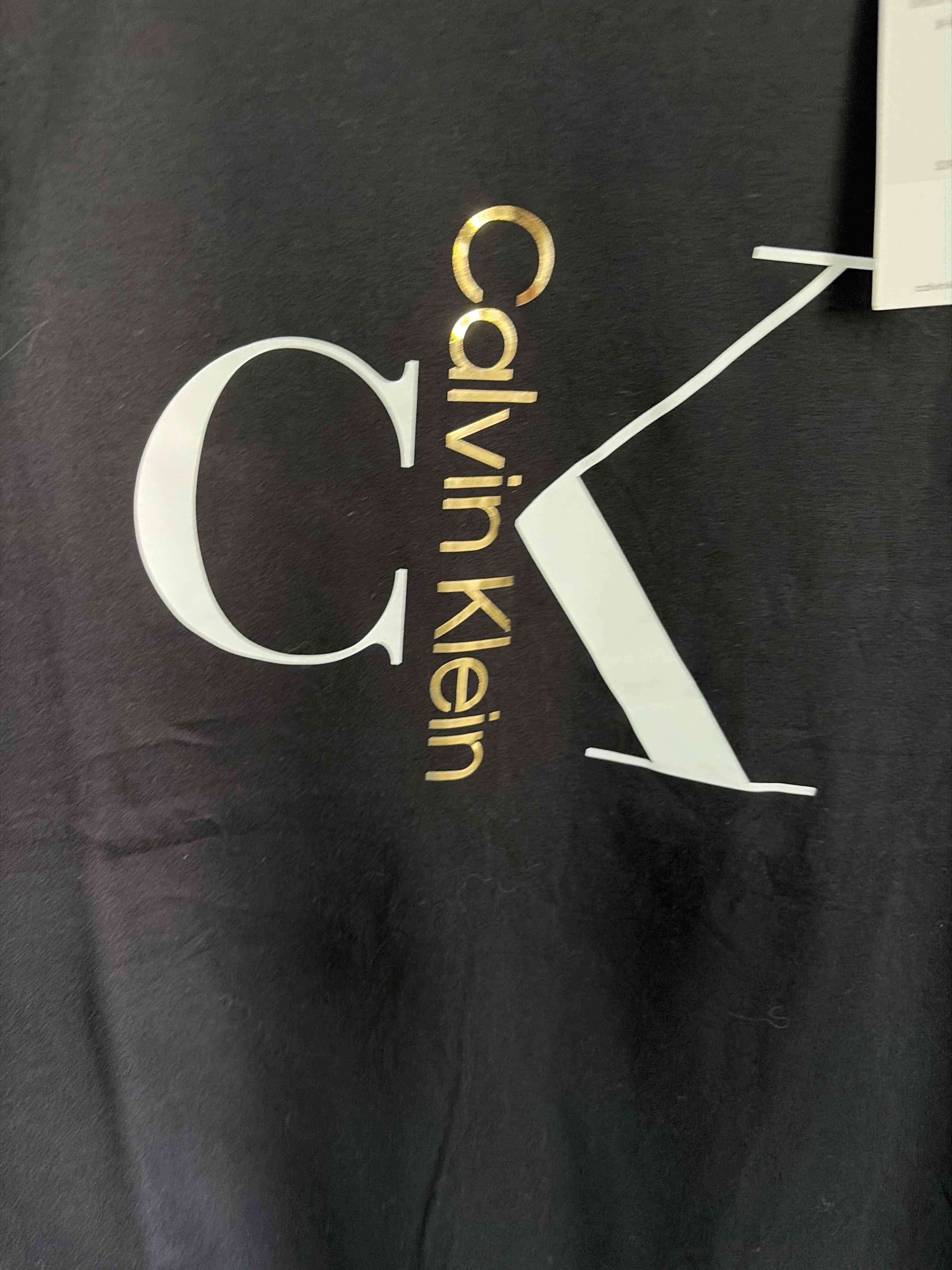 Polera negra Calvin Klein XL - miniatura 2