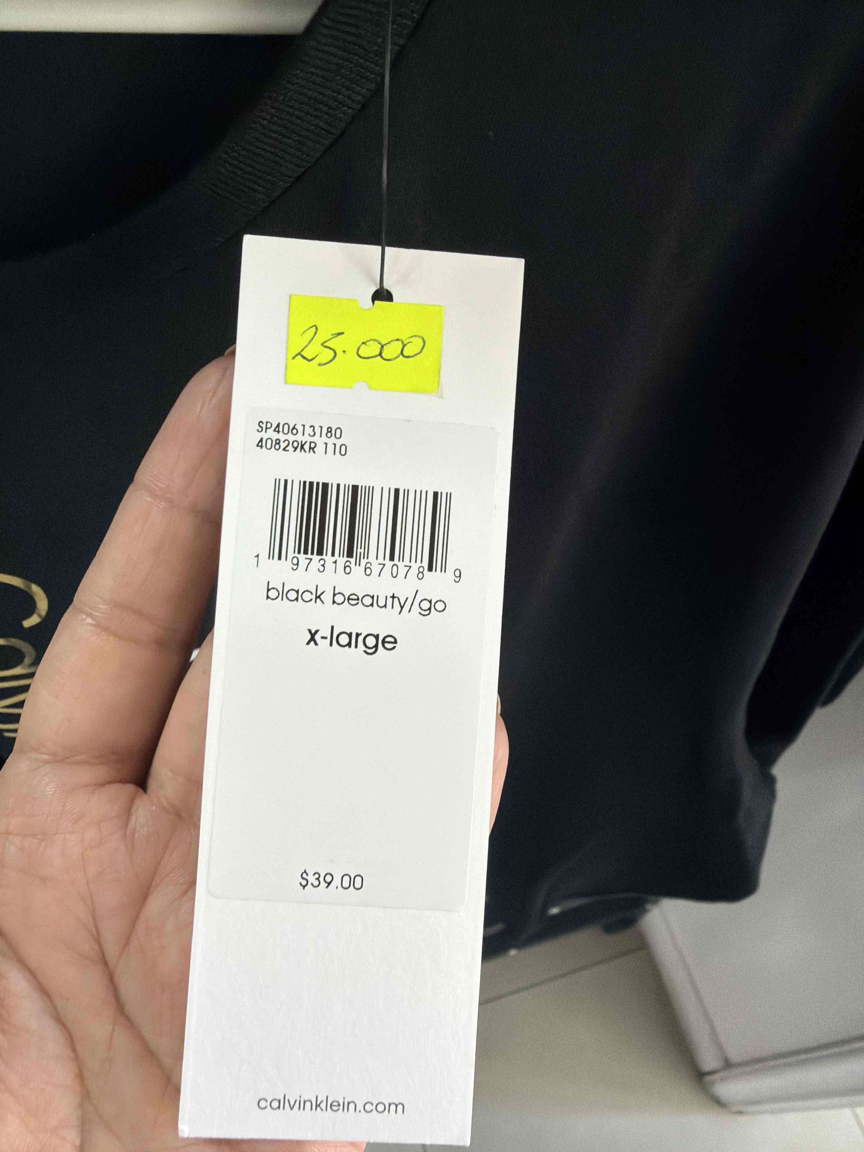 Polera negra Calvin Klein XL - miniatura 3