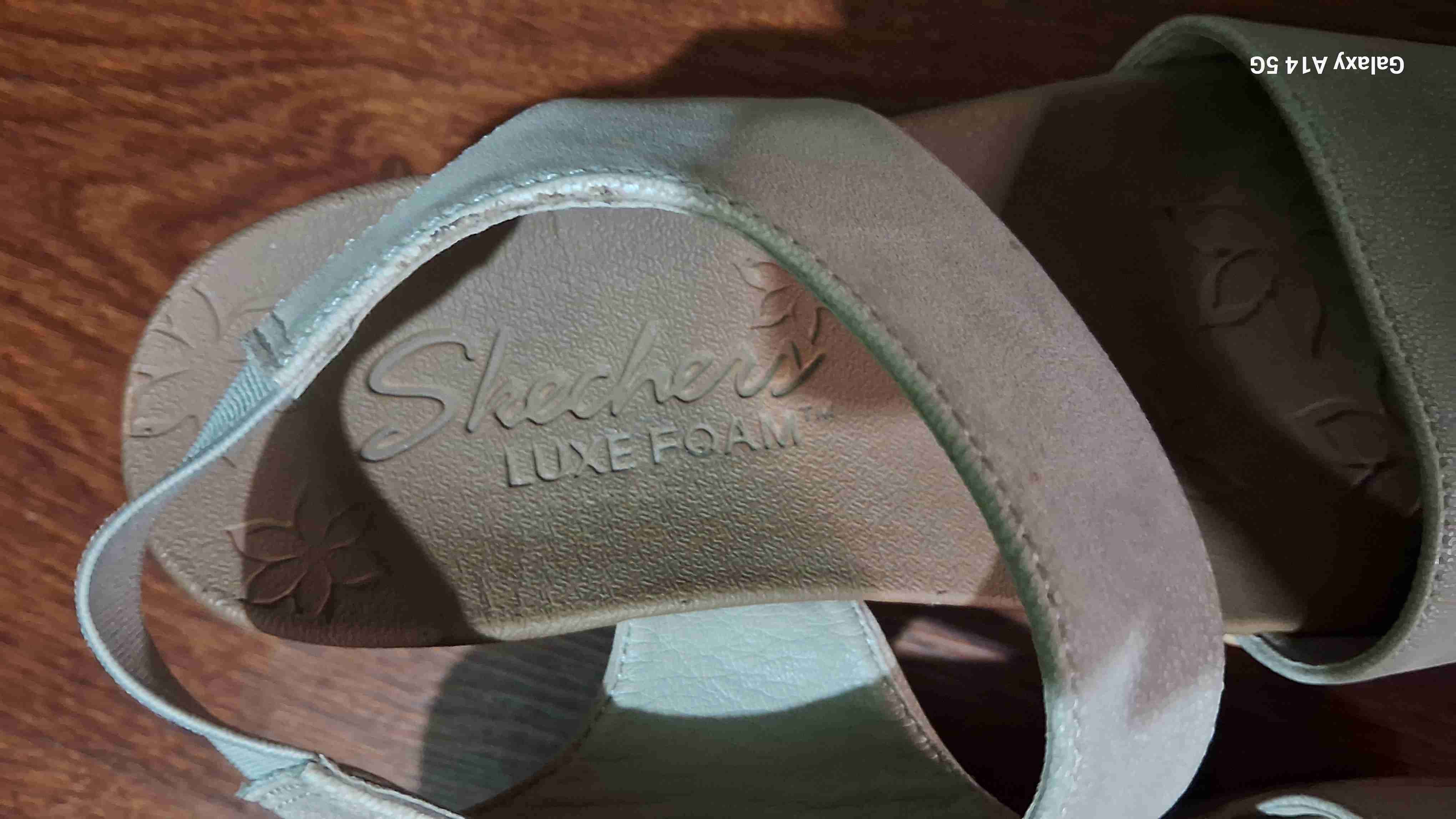 Sandalias beige Skechers - miniatura 2