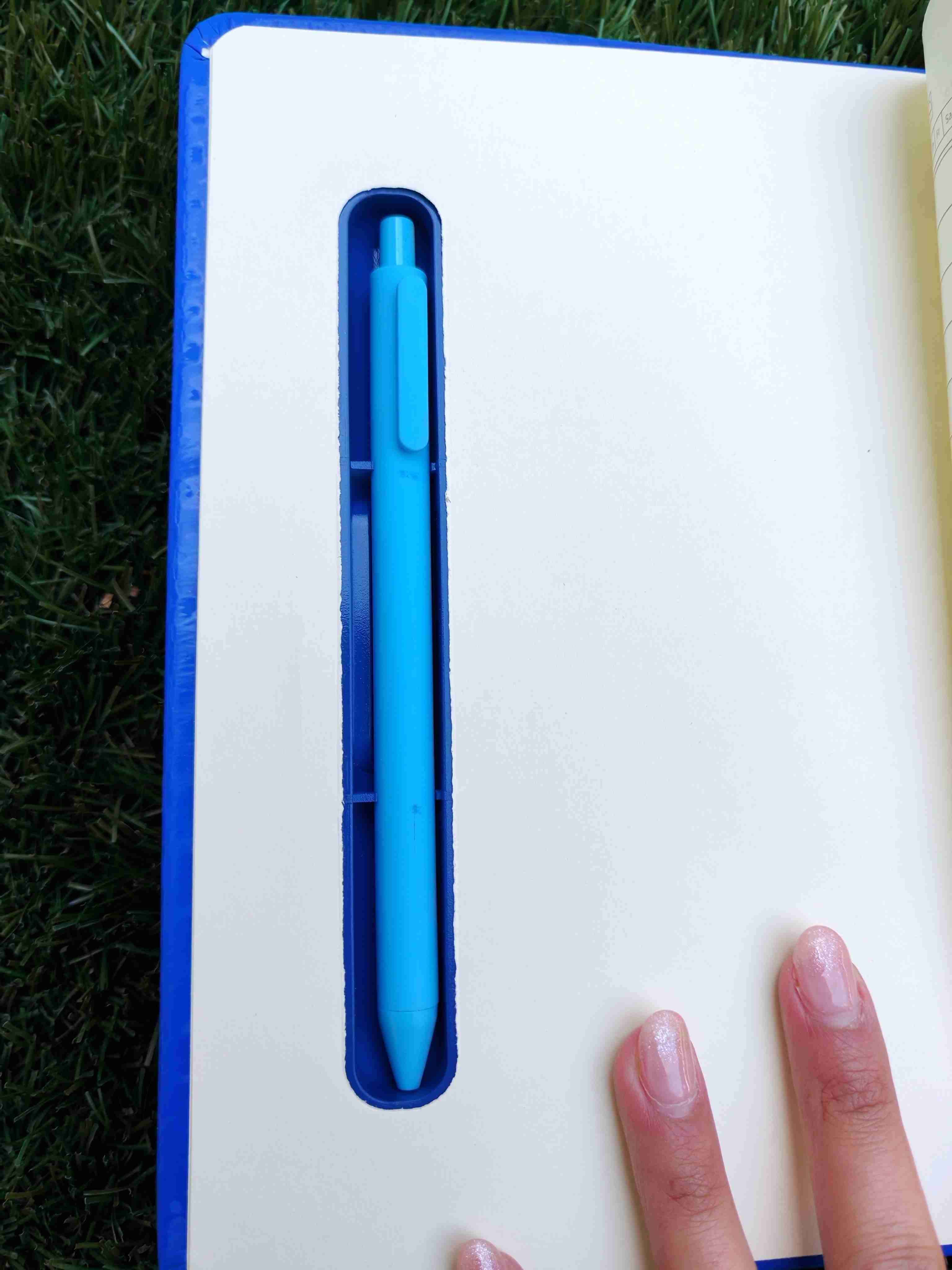 Libreta con lapiz - miniatura 2