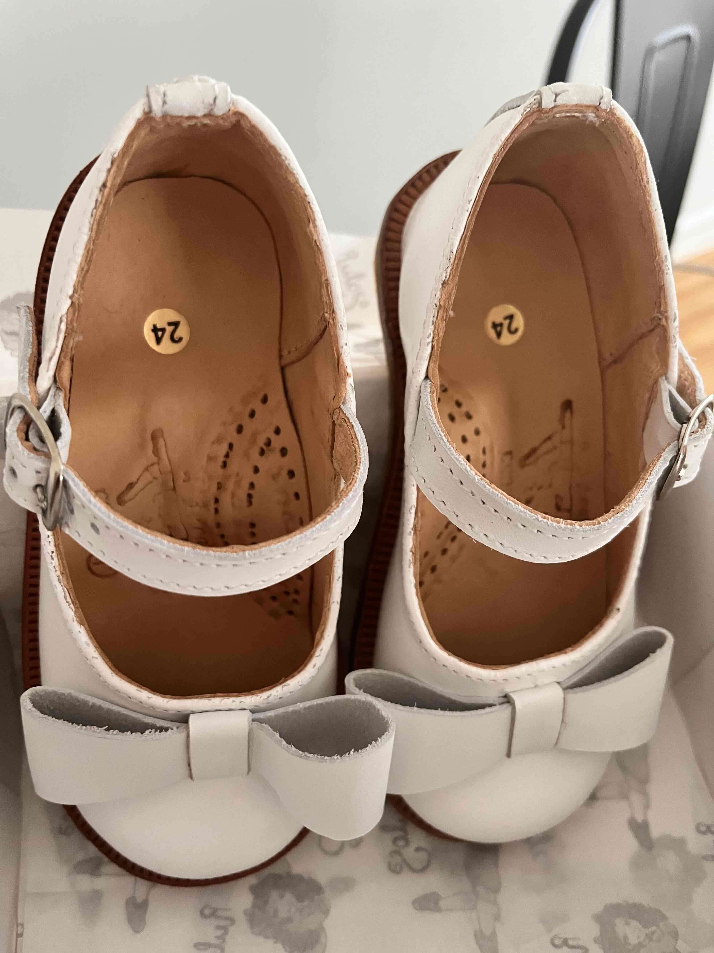 Zapatos blancos para niña - miniatura 1