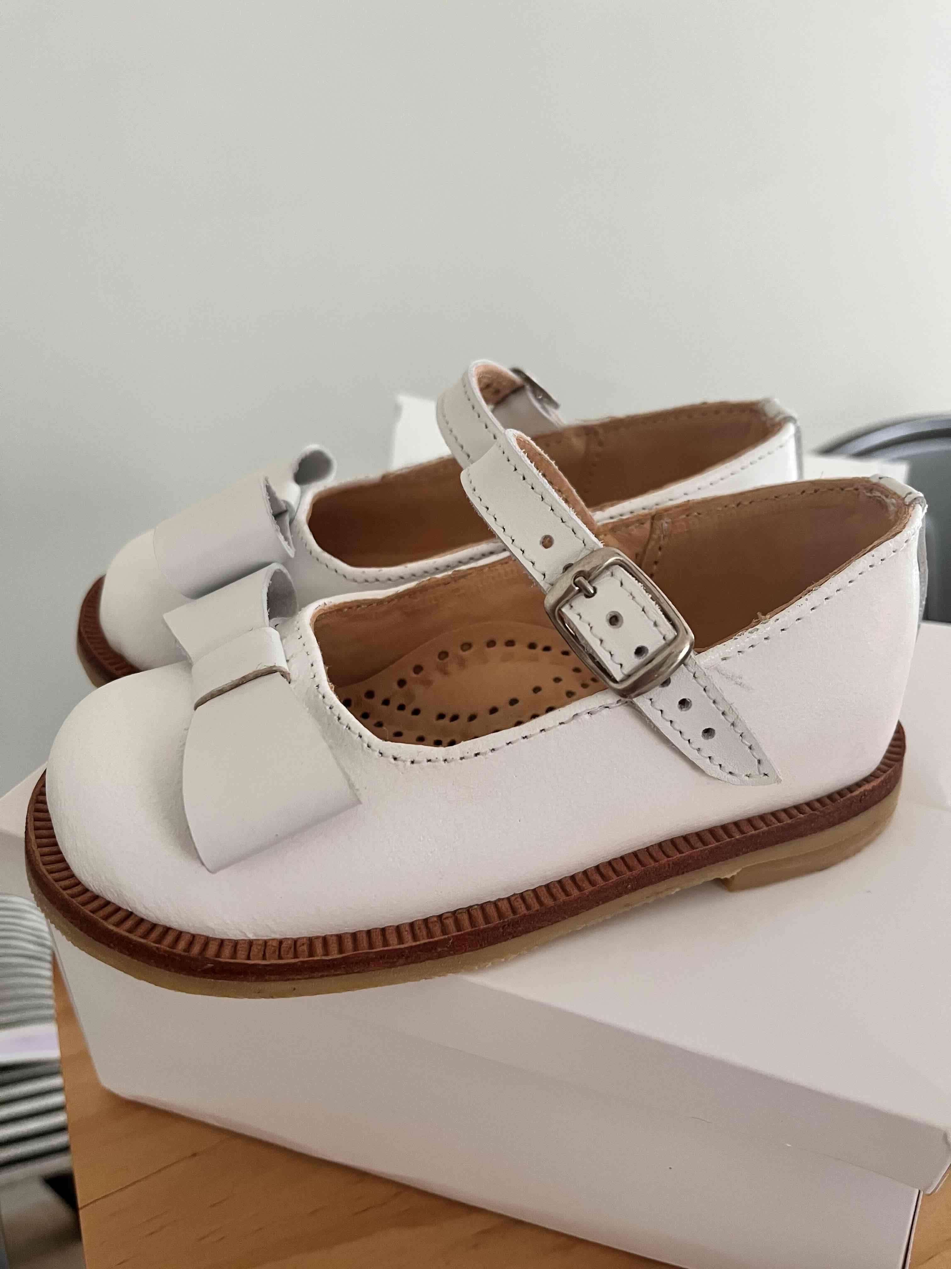 Zapatos blancos para niña - miniatura 2