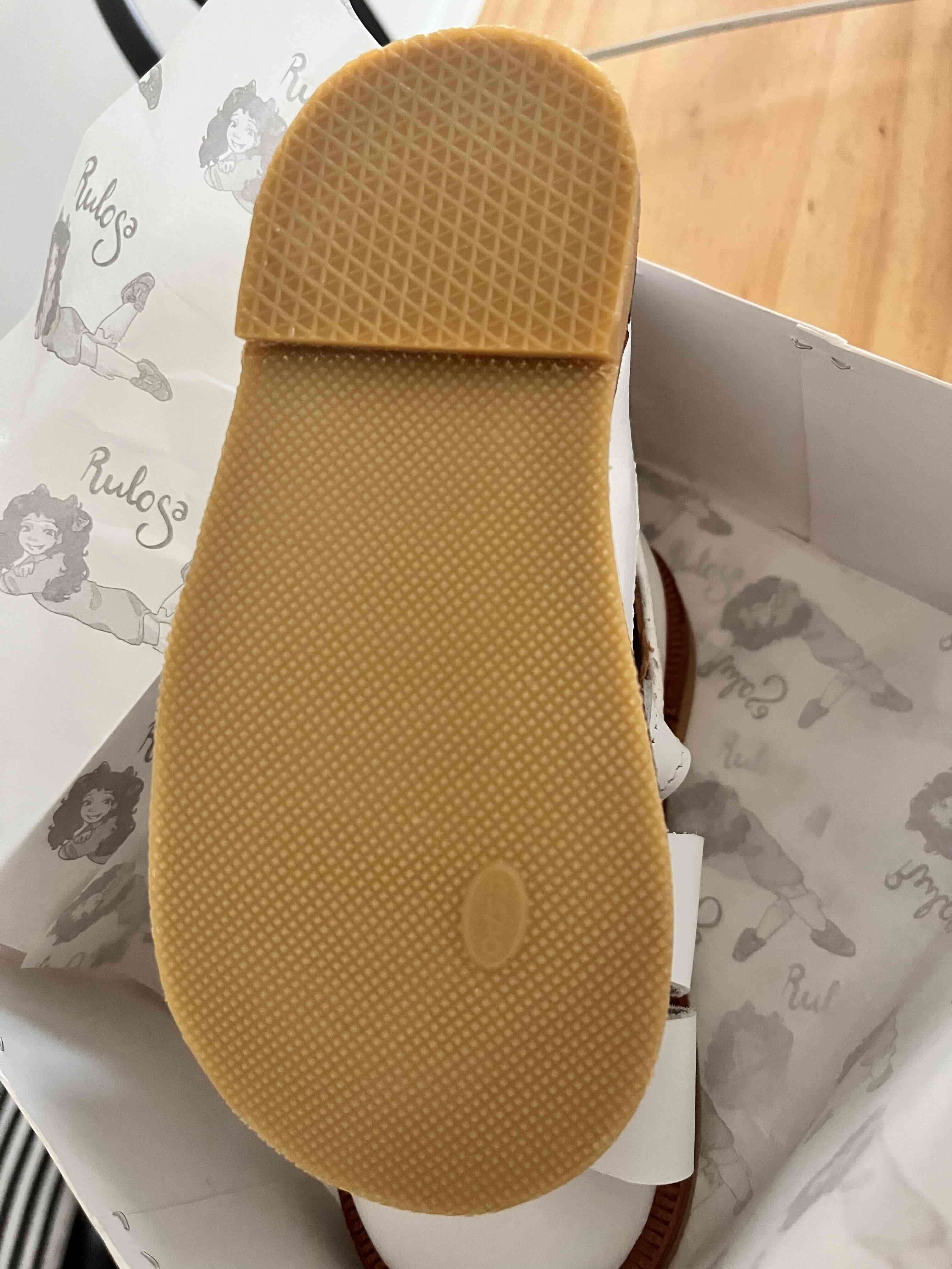 Zapatos blancos para niña - miniatura 3