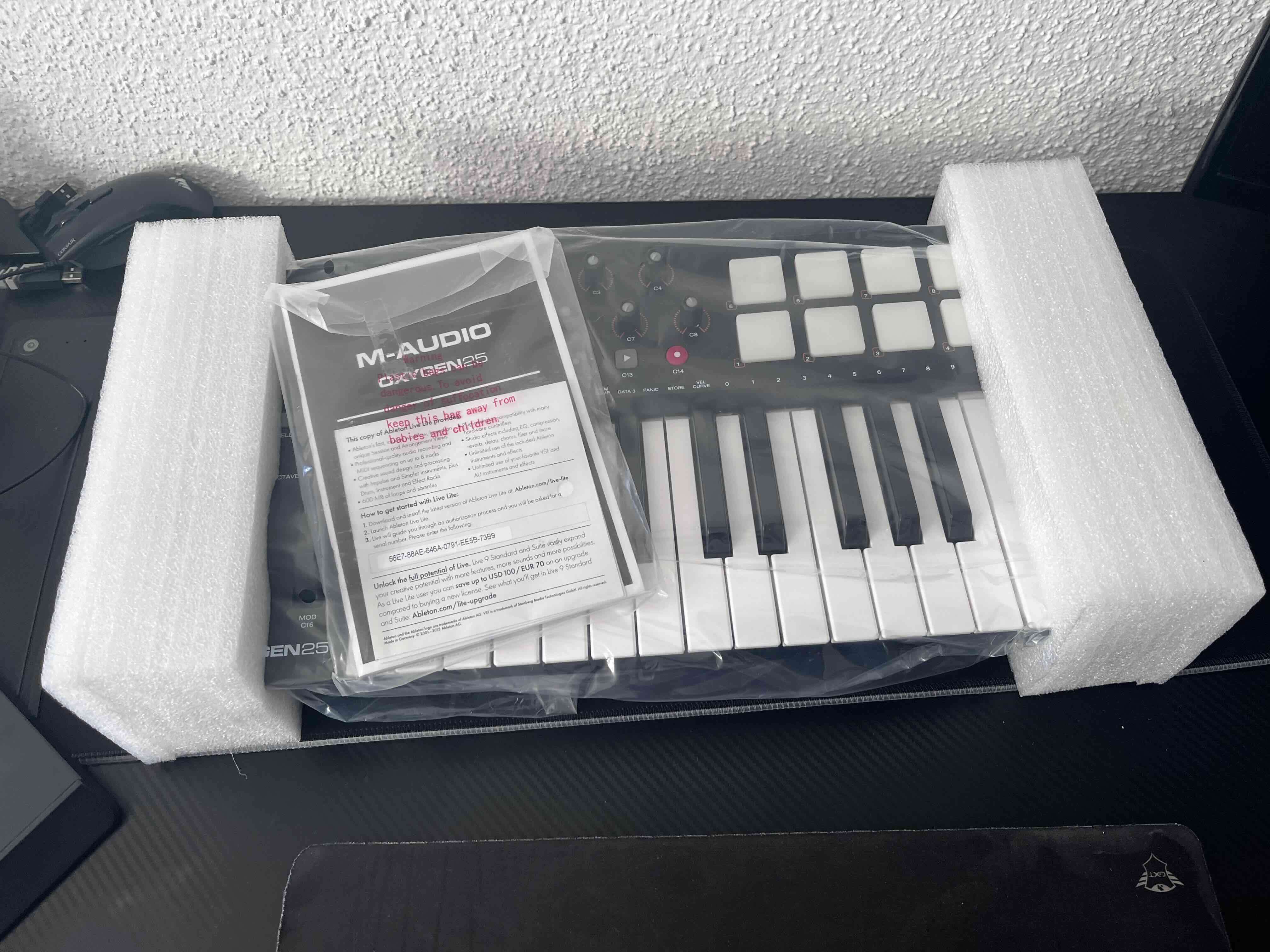 Teclado MIDI M-Audio Oxygen 25 - miniatura 3