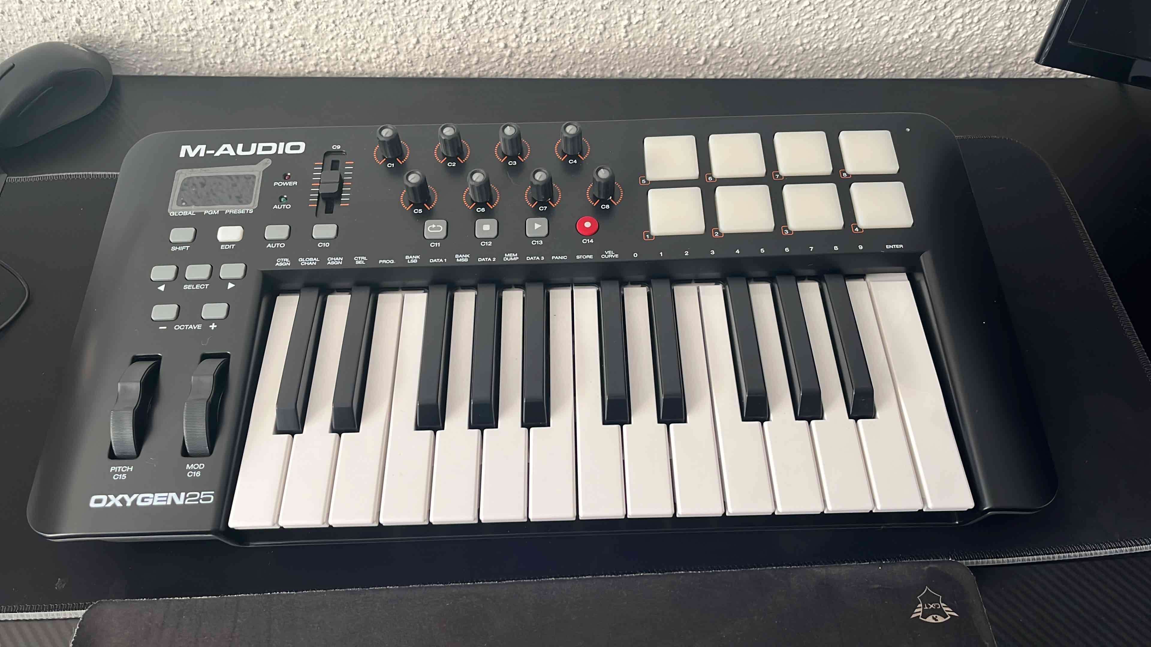 Teclado MIDI M-Audio Oxygen 25 - miniatura 5