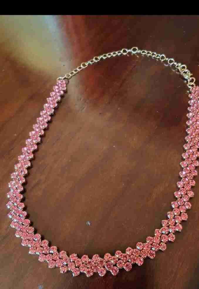 Collar elegante rosado,negro ,tricolor y tornasol - miniatura 1