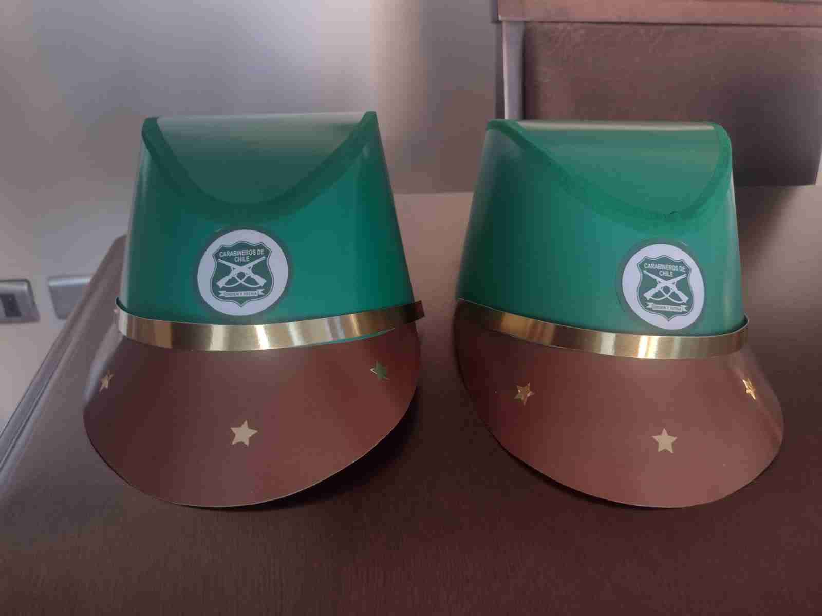 Sombreros plásticos Carabineros - 1