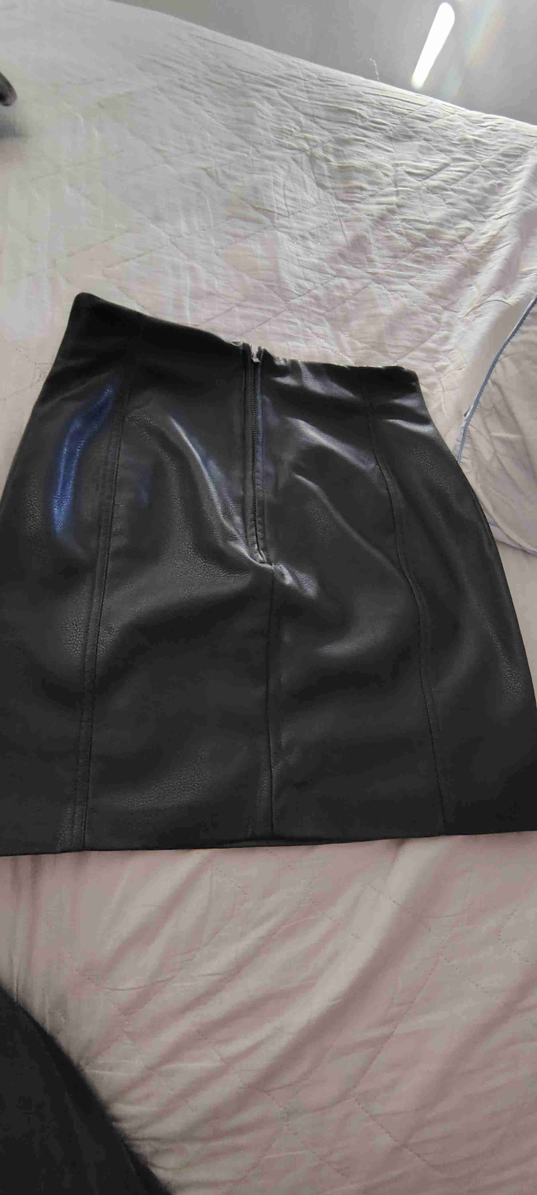 Falda negra corta - miniatura 3