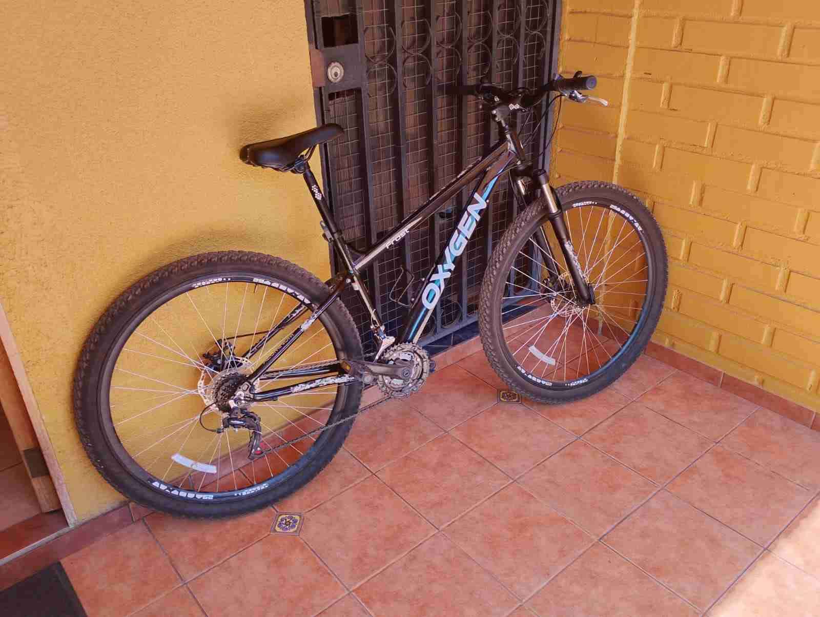Bicicleta MTB negra OXGEN - miniatura 2